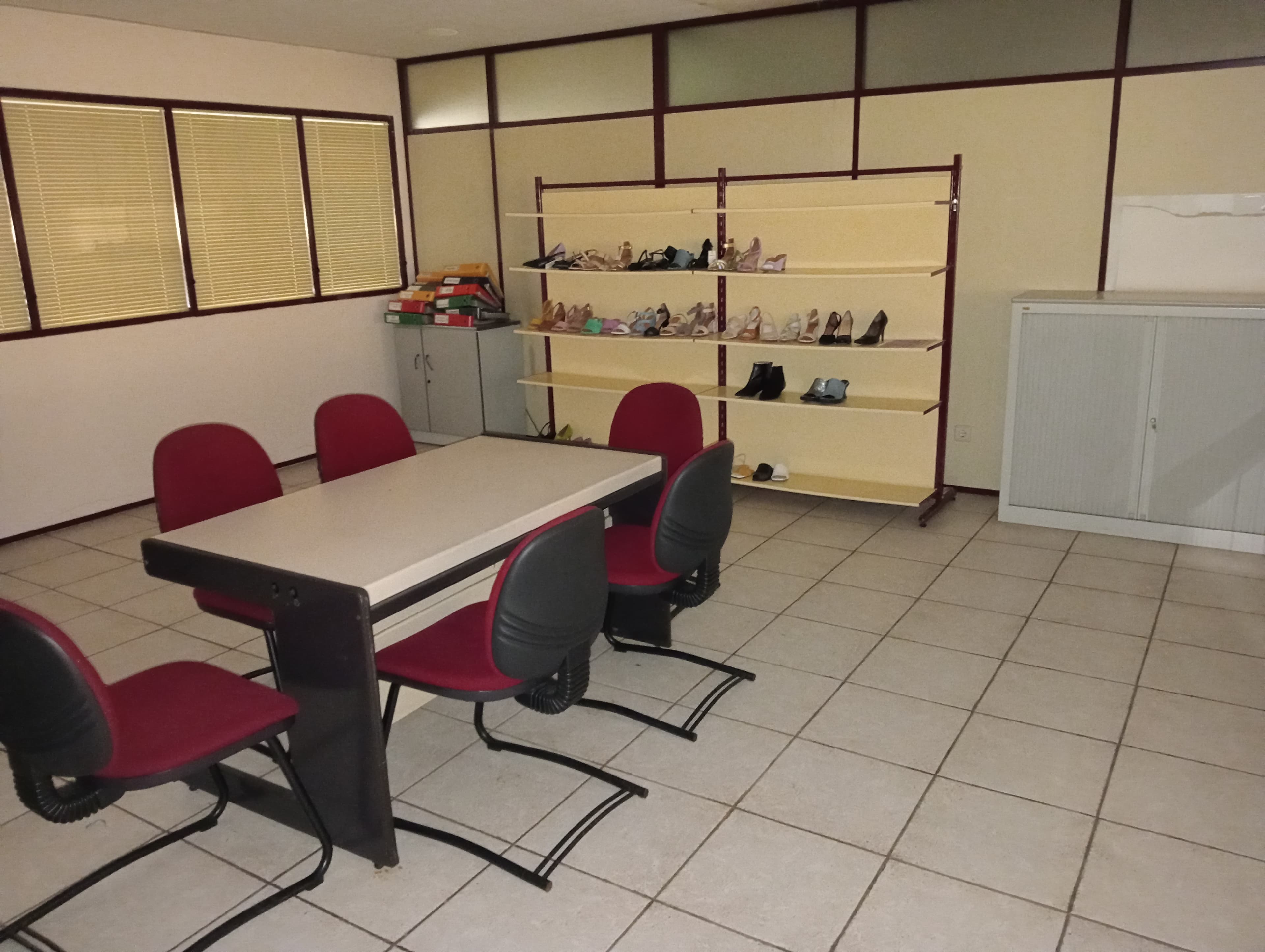 Equipamiento de Oficina — imagen 18