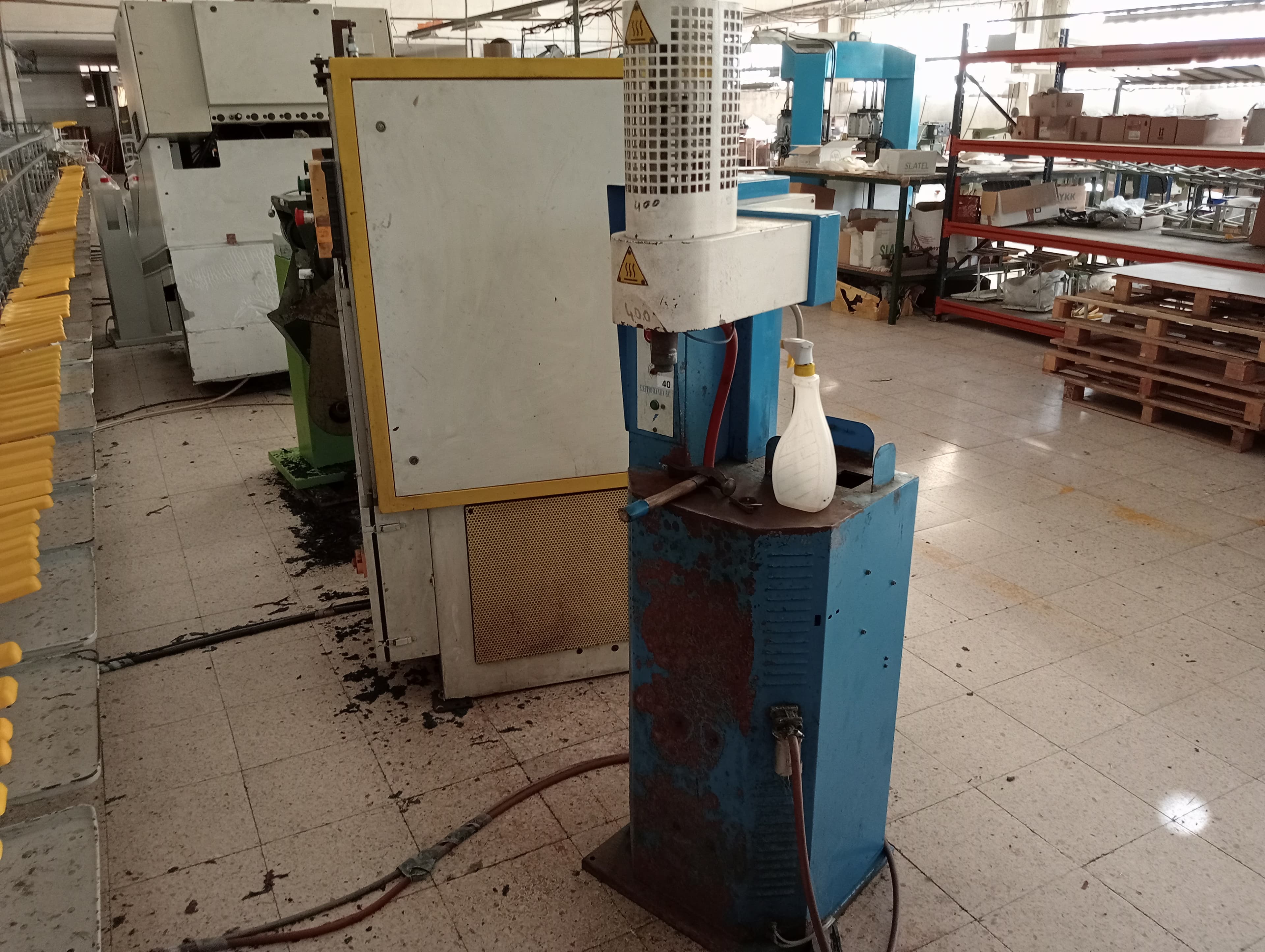 Sifione · Máquinas de rebater · Máquina de fechar calcanheiras · Reativador de contrafortes — imagen 6