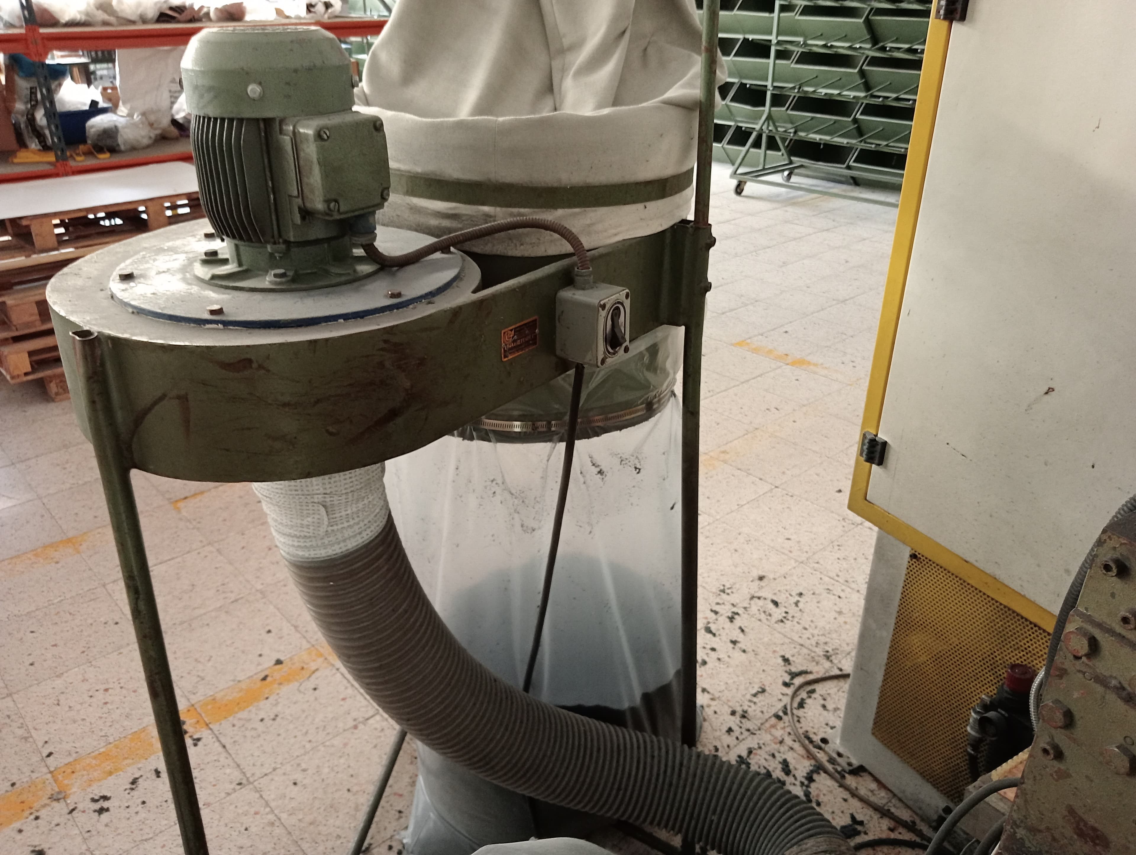 Sifione · Máquinas de rebater · Máquina de fechar calcanheiras · Reativador de contrafortes — imagen 18