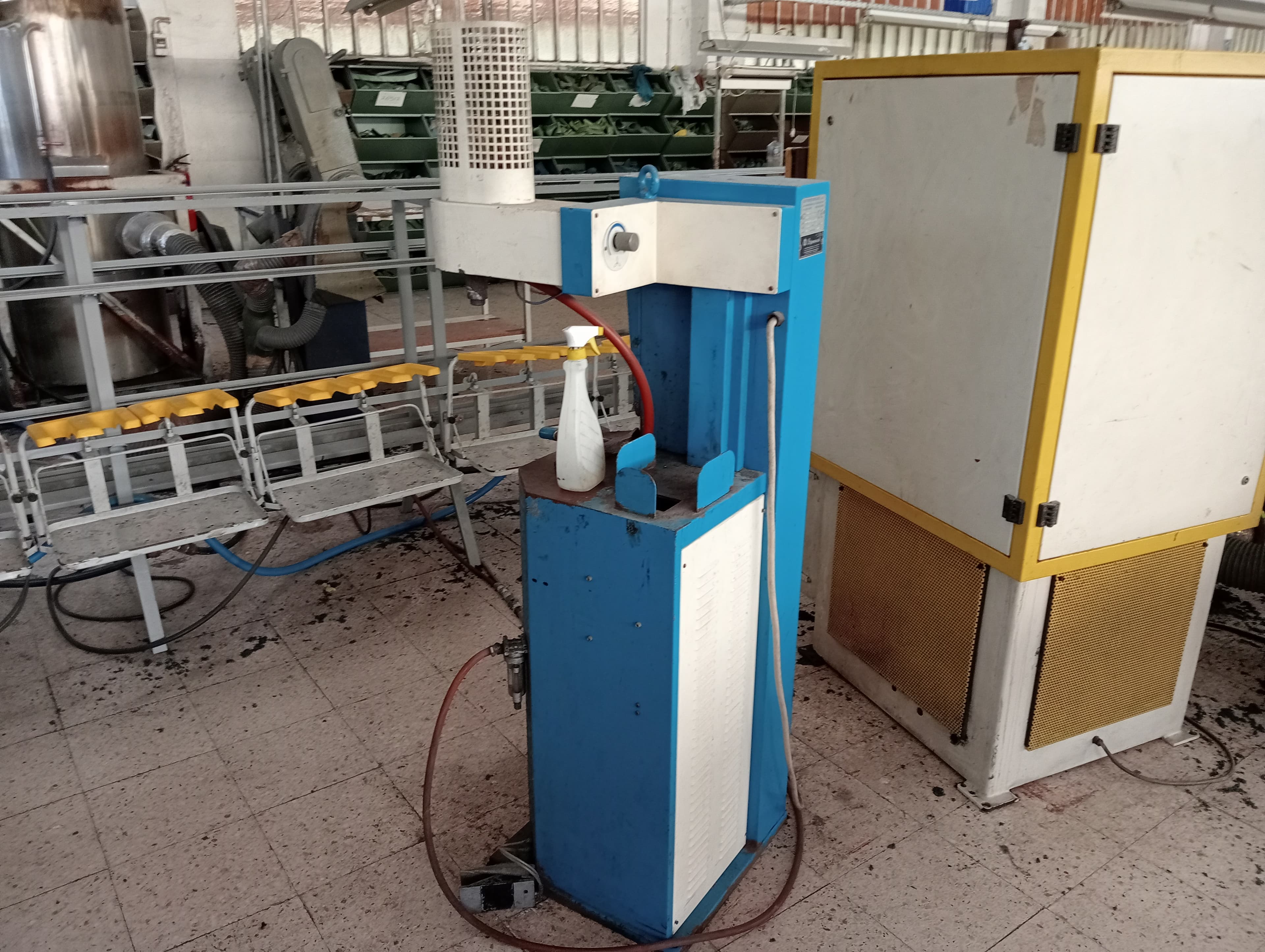 Sifione · Máquinas de rebater · Máquina de fechar calcanheiras · Reativador de contrafortes — imagen 9