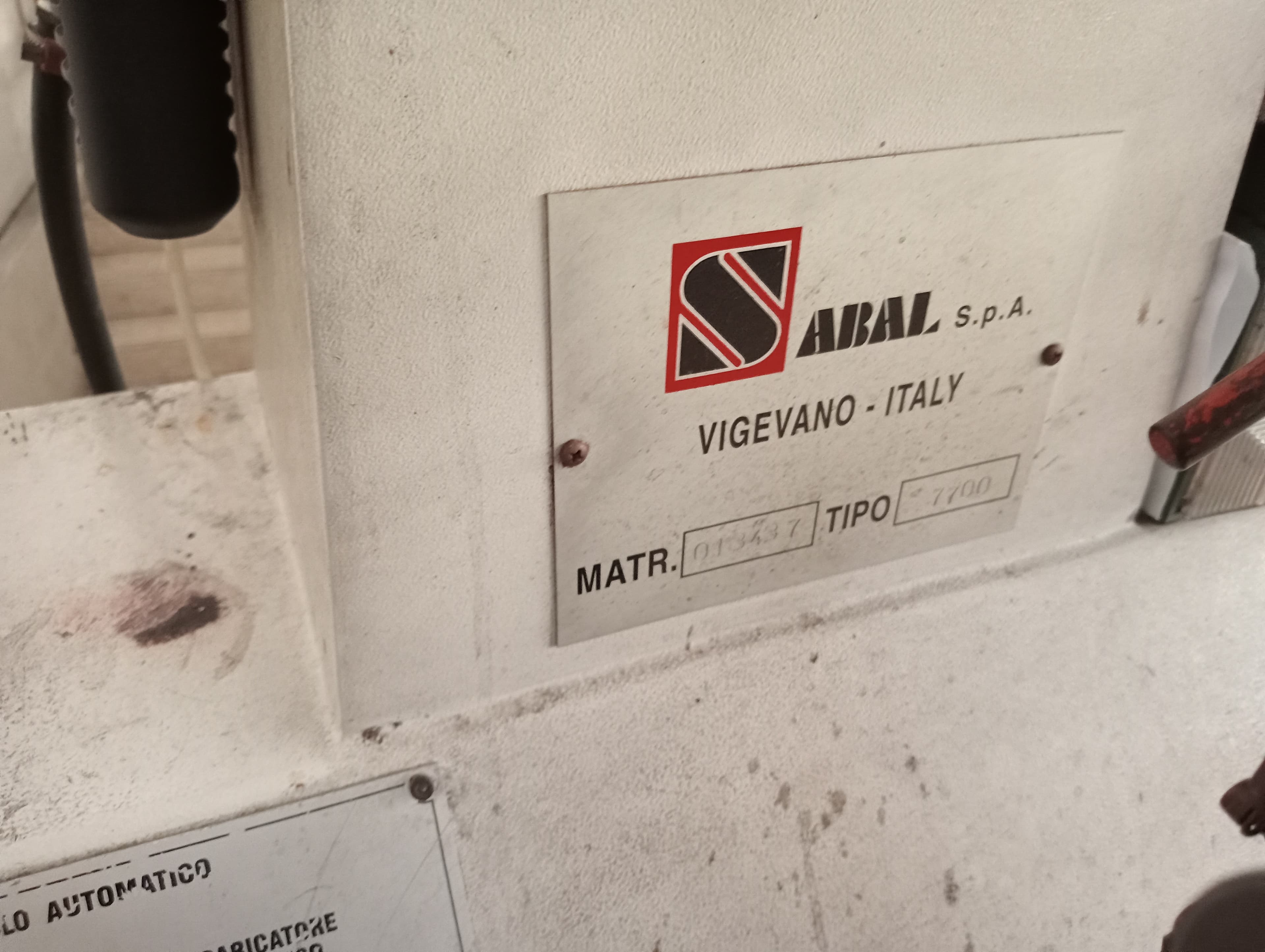 Máquina de meter parafusos · Máquina de pregar saltos — imagem 3