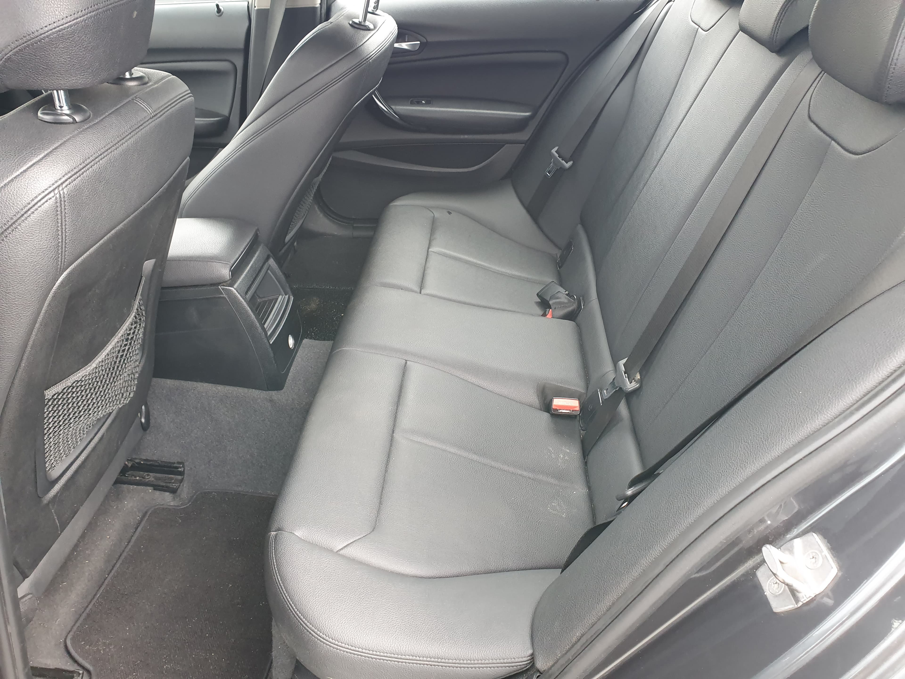 BMW 116D · Ano 2016 — imagem 32