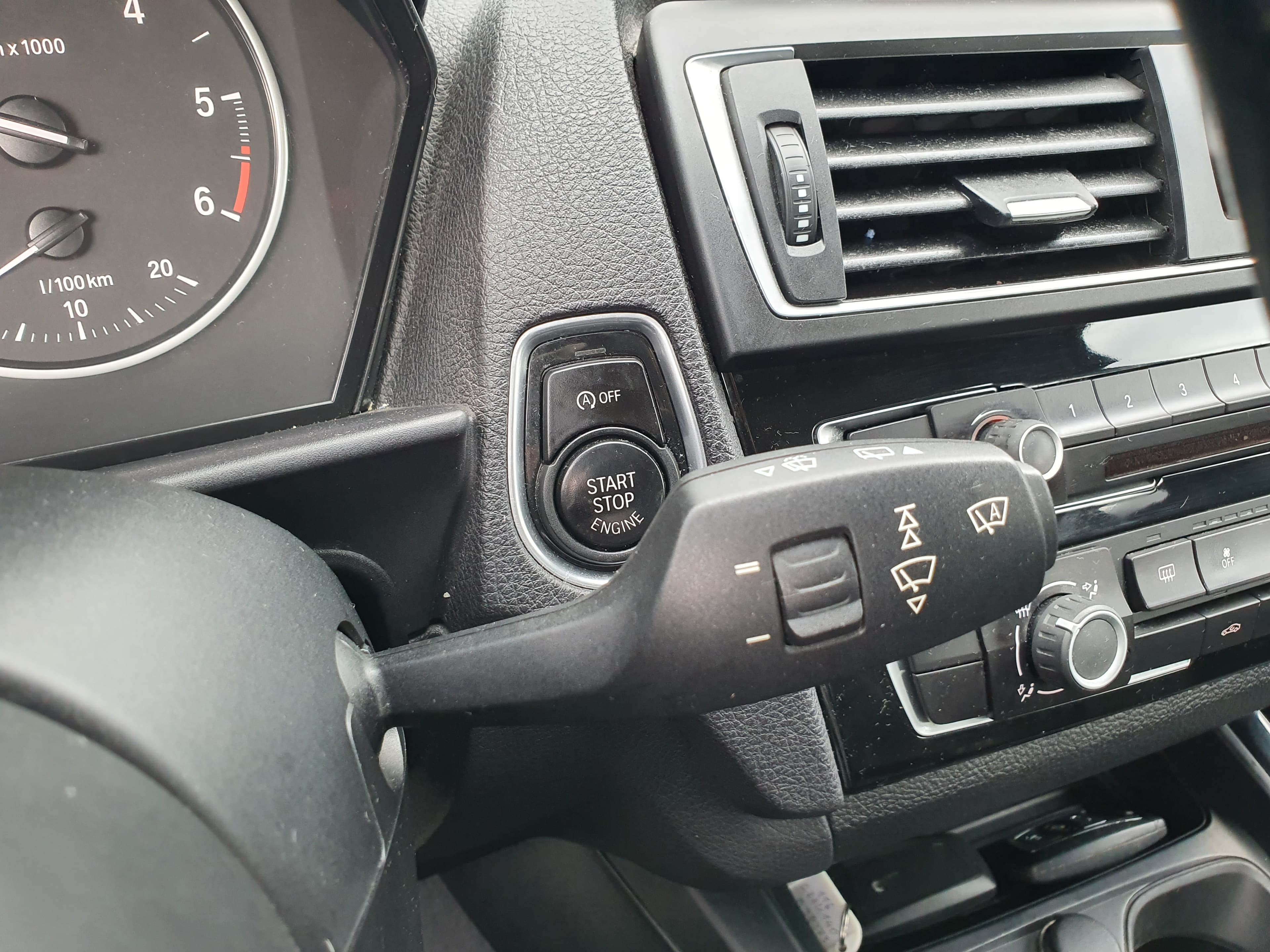 BMW 116D · Ano 2016 — imagem 41