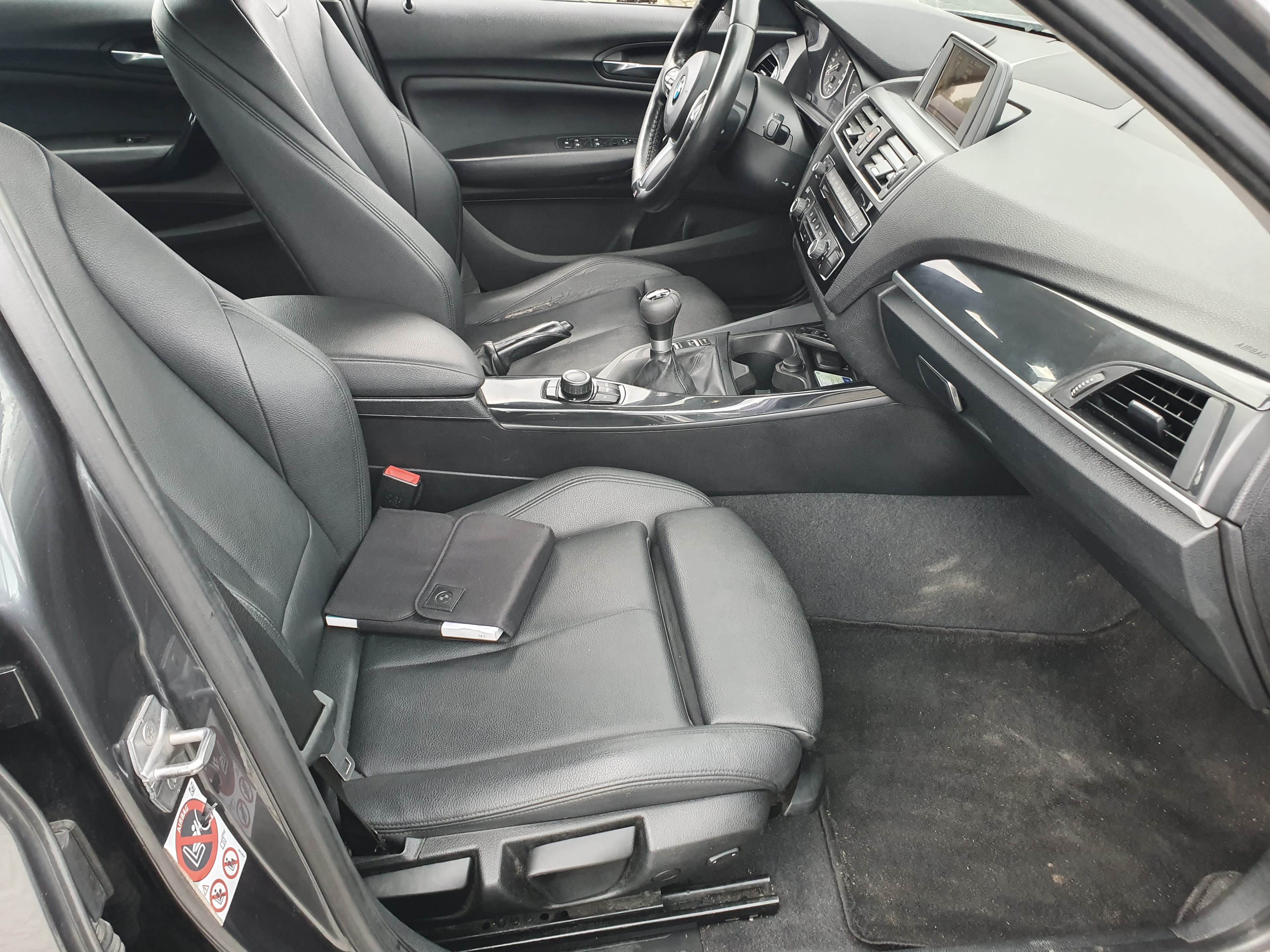 BMW 116D · Ano 2016 — imagem 29