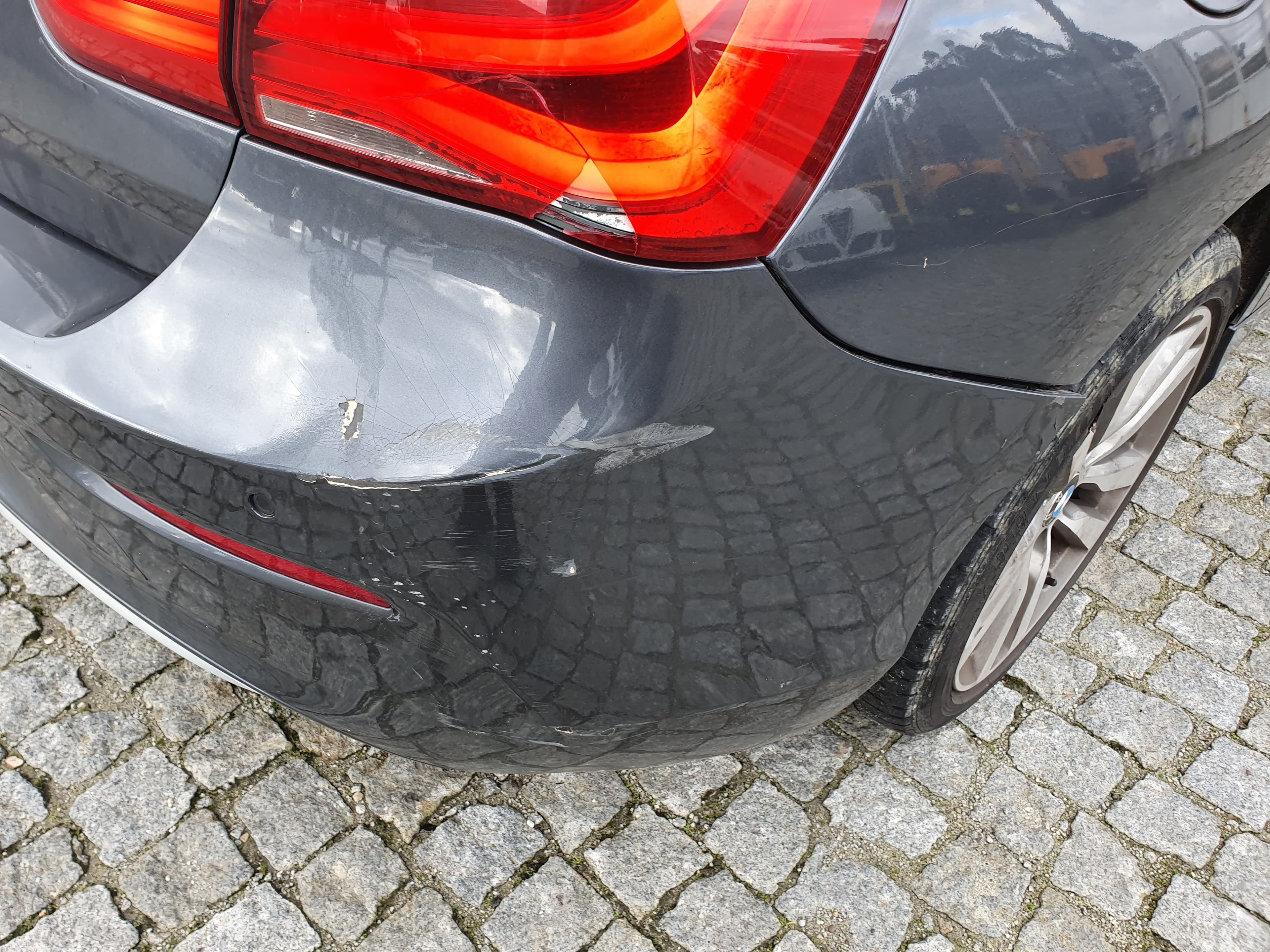 BMW 116D · Ano 2016 — imagem 12