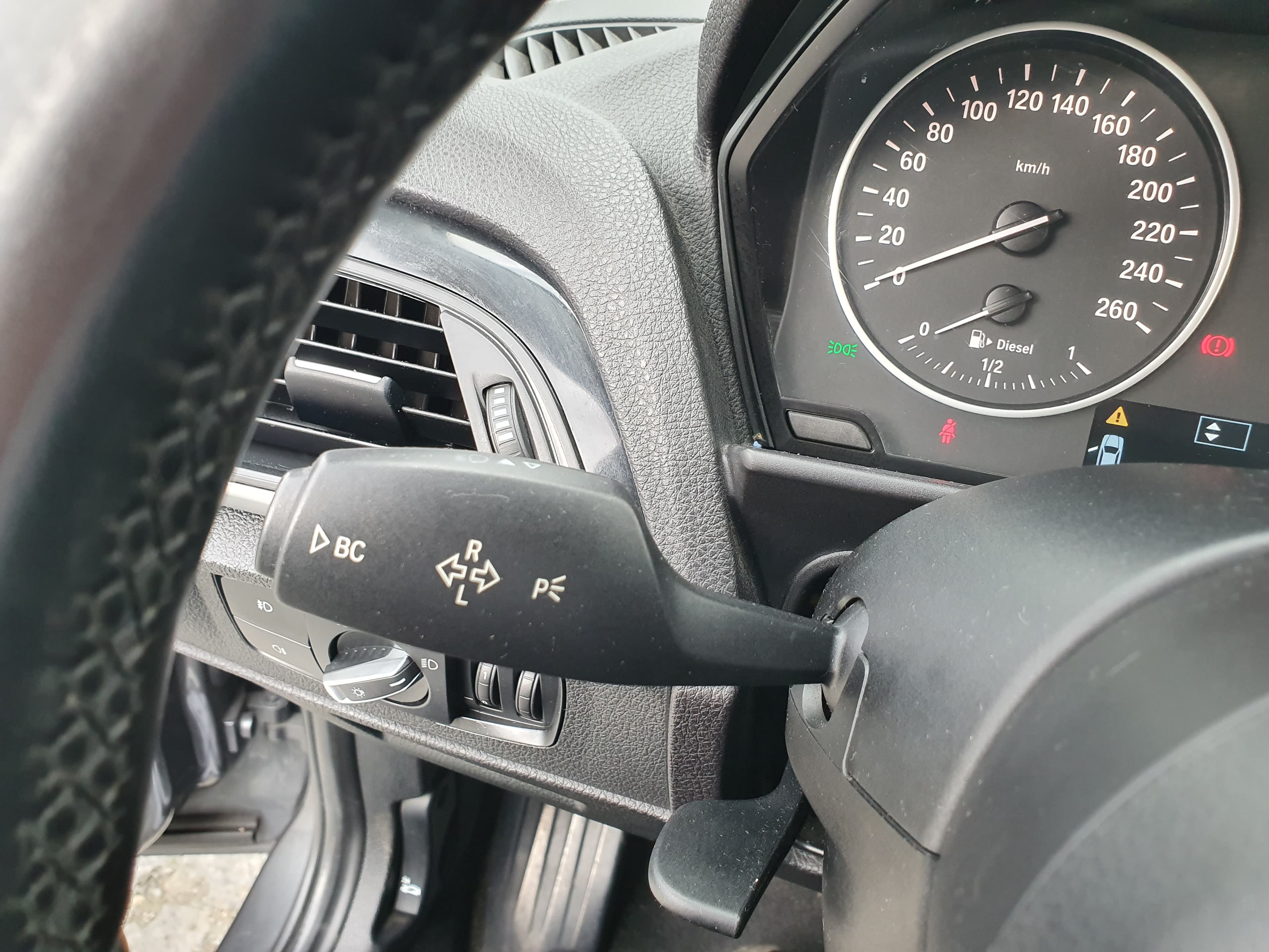 BMW 116D · Ano 2016 — imagem 42