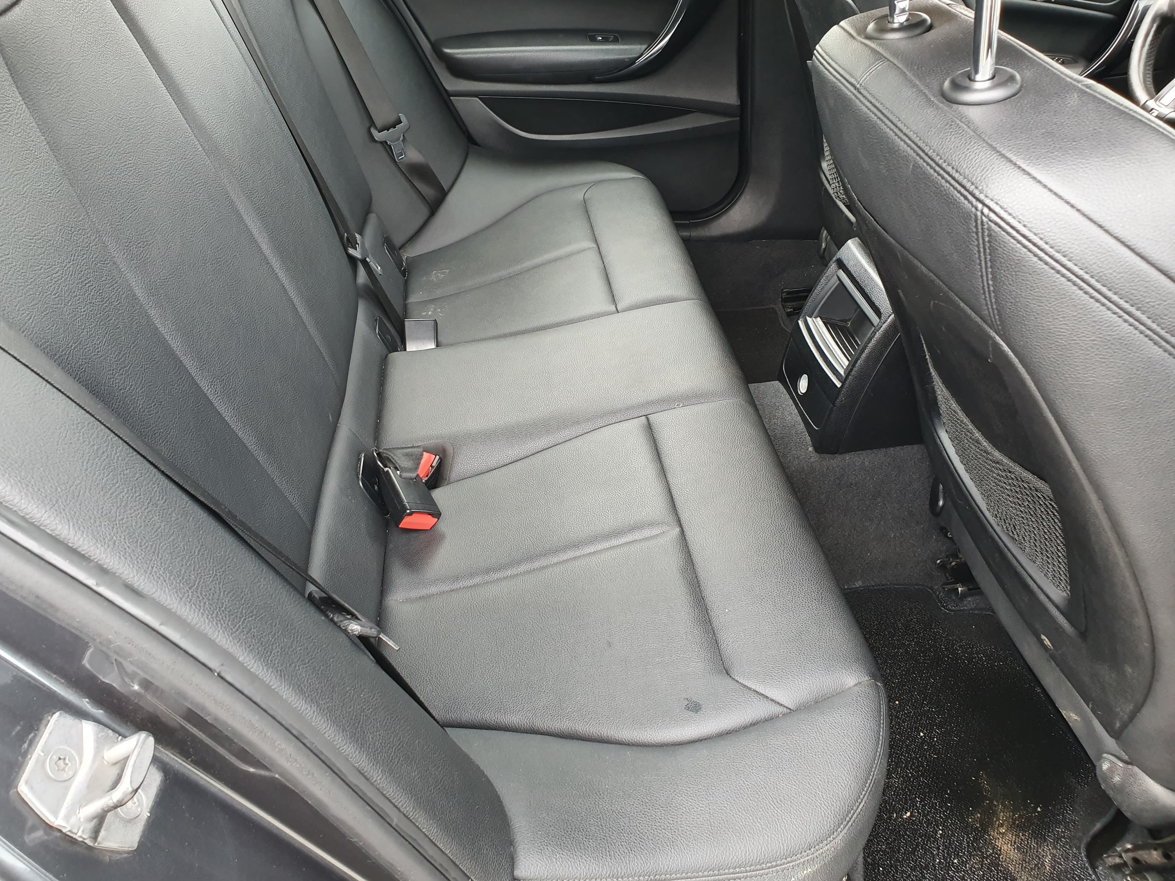 BMW 116D · Ano 2016 — imagem 26