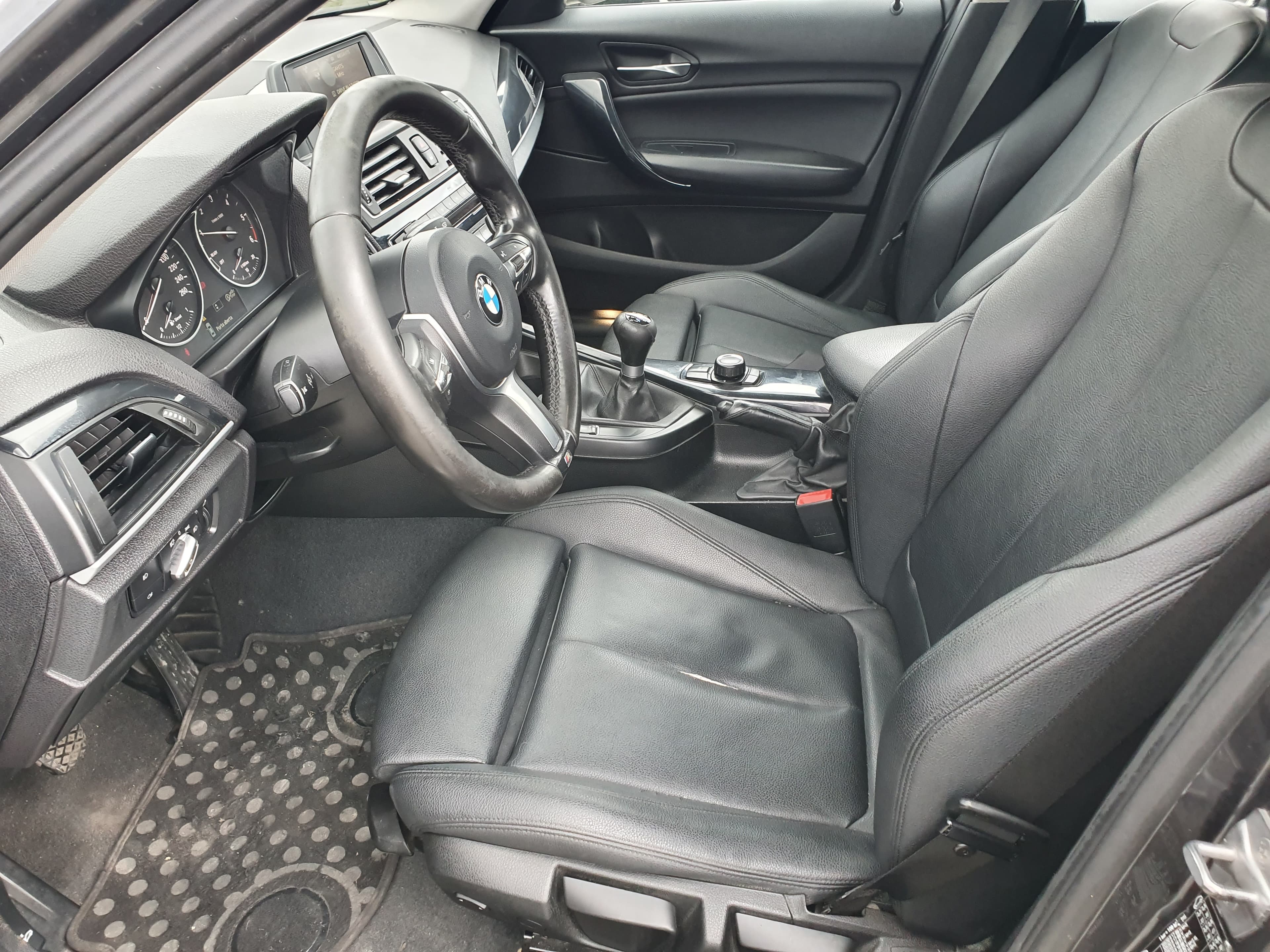 BMW 116D · Ano 2016 — imagem 35