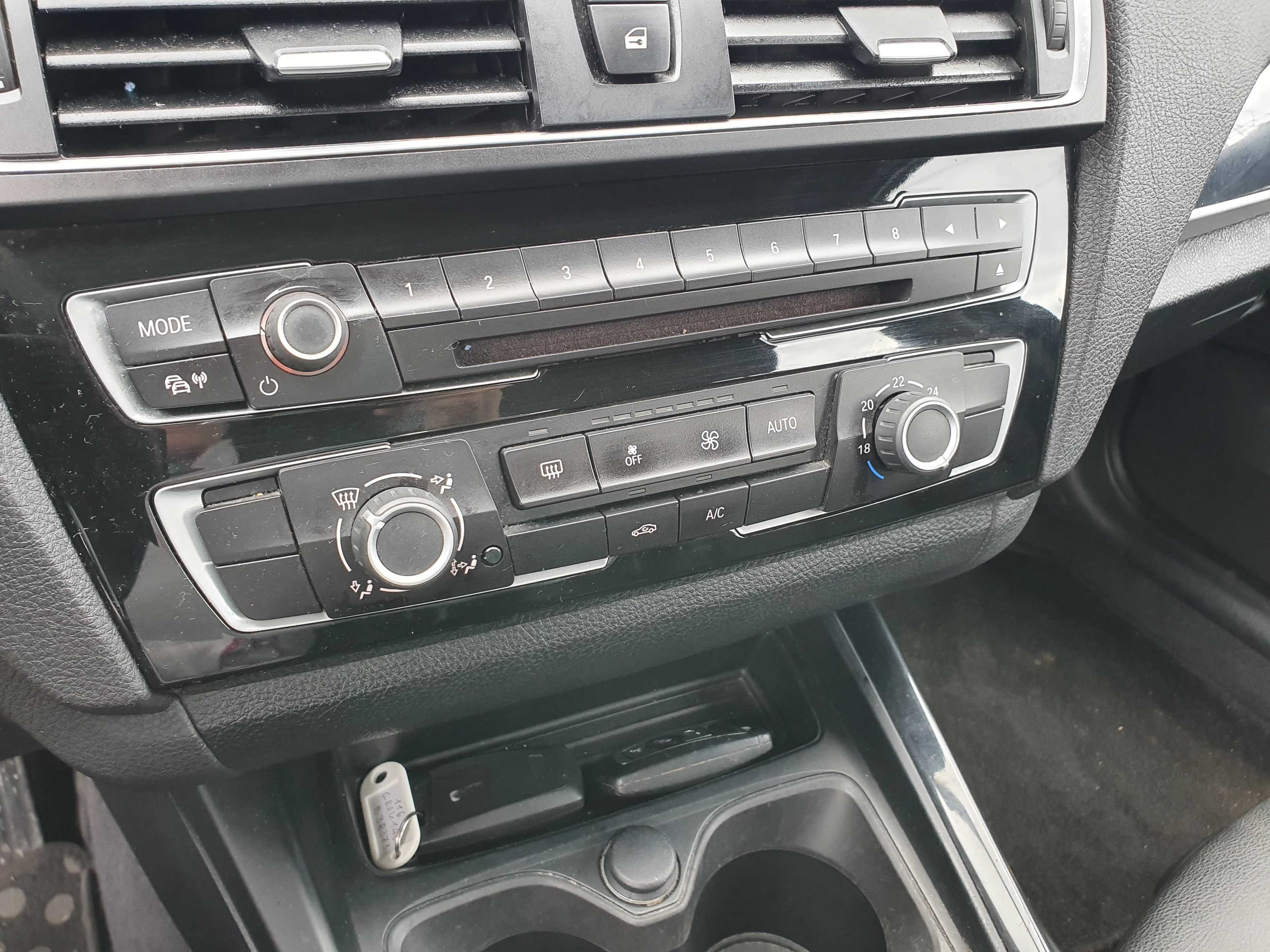 BMW 116D · Ano 2016 — imagem 39