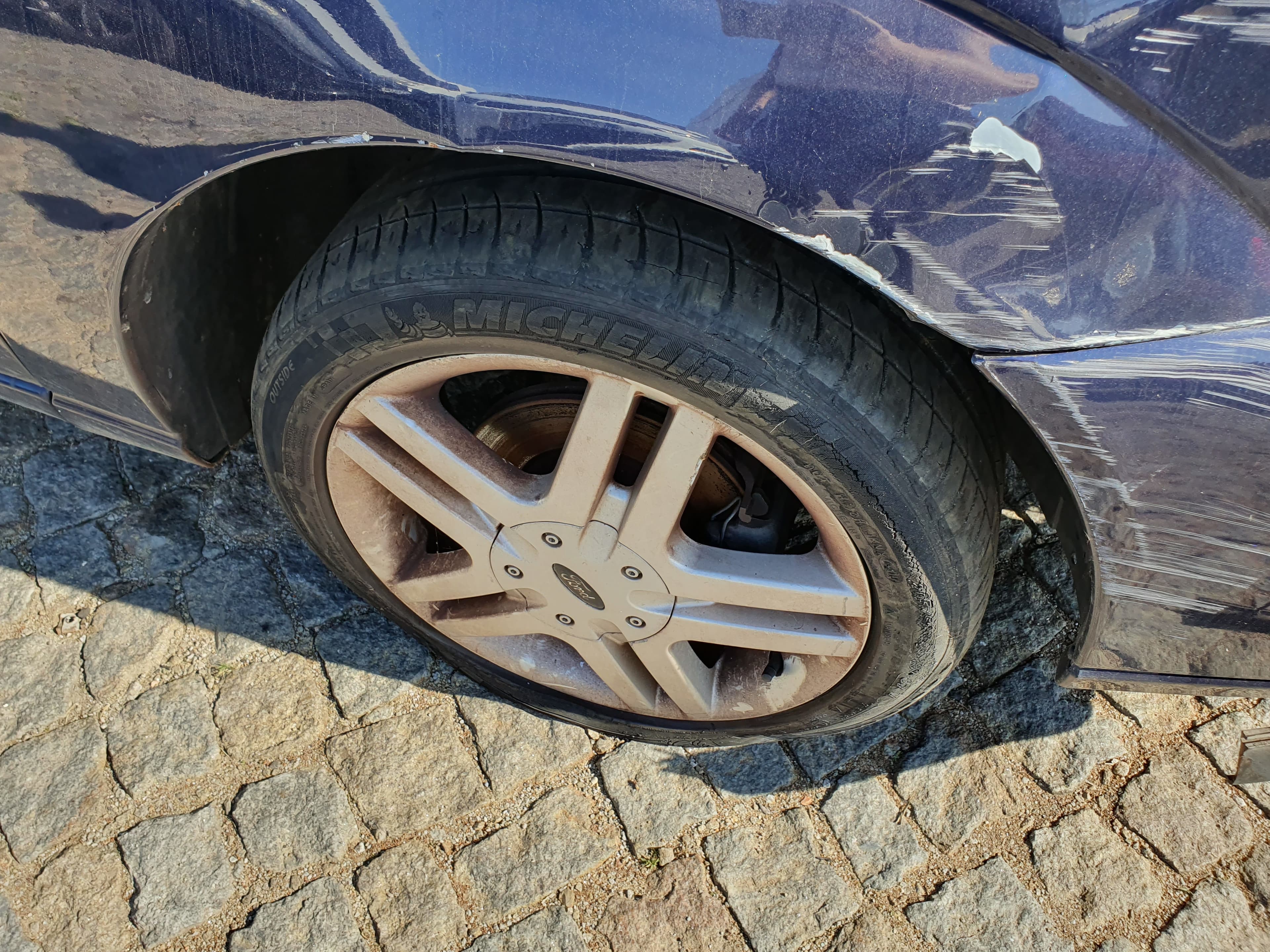 Ford Focus · Ano 2001 — image 11