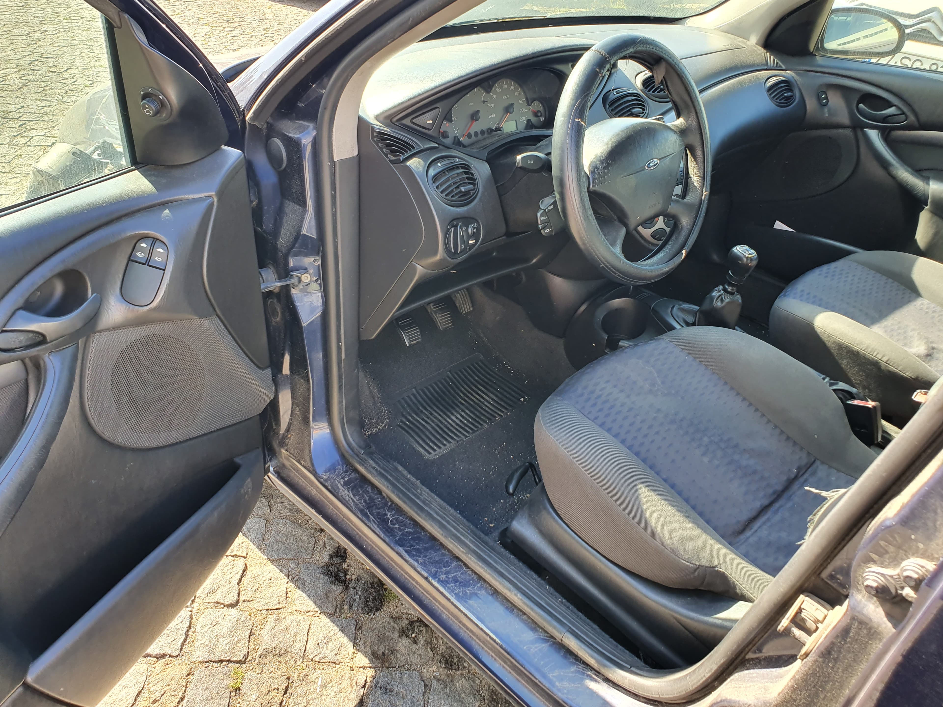 Ford Focus · Ano 2001 — image 22