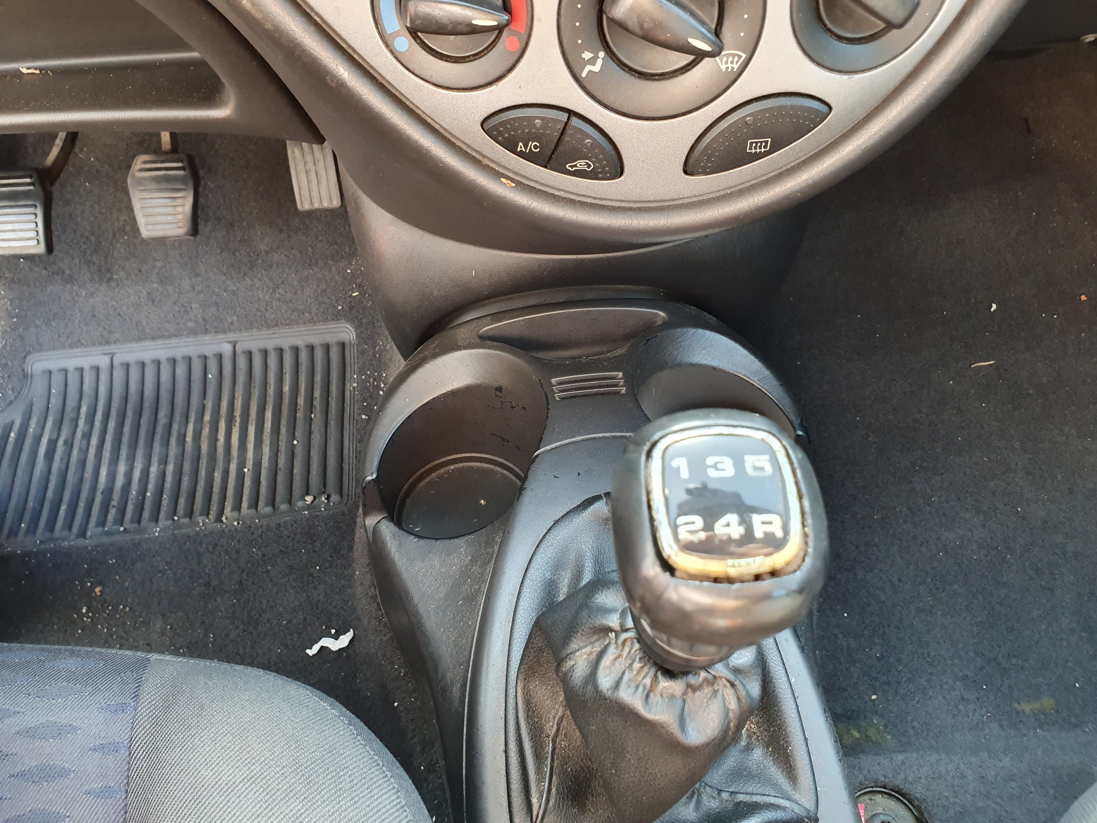 Ford Focus · Ano 2001 — image 28