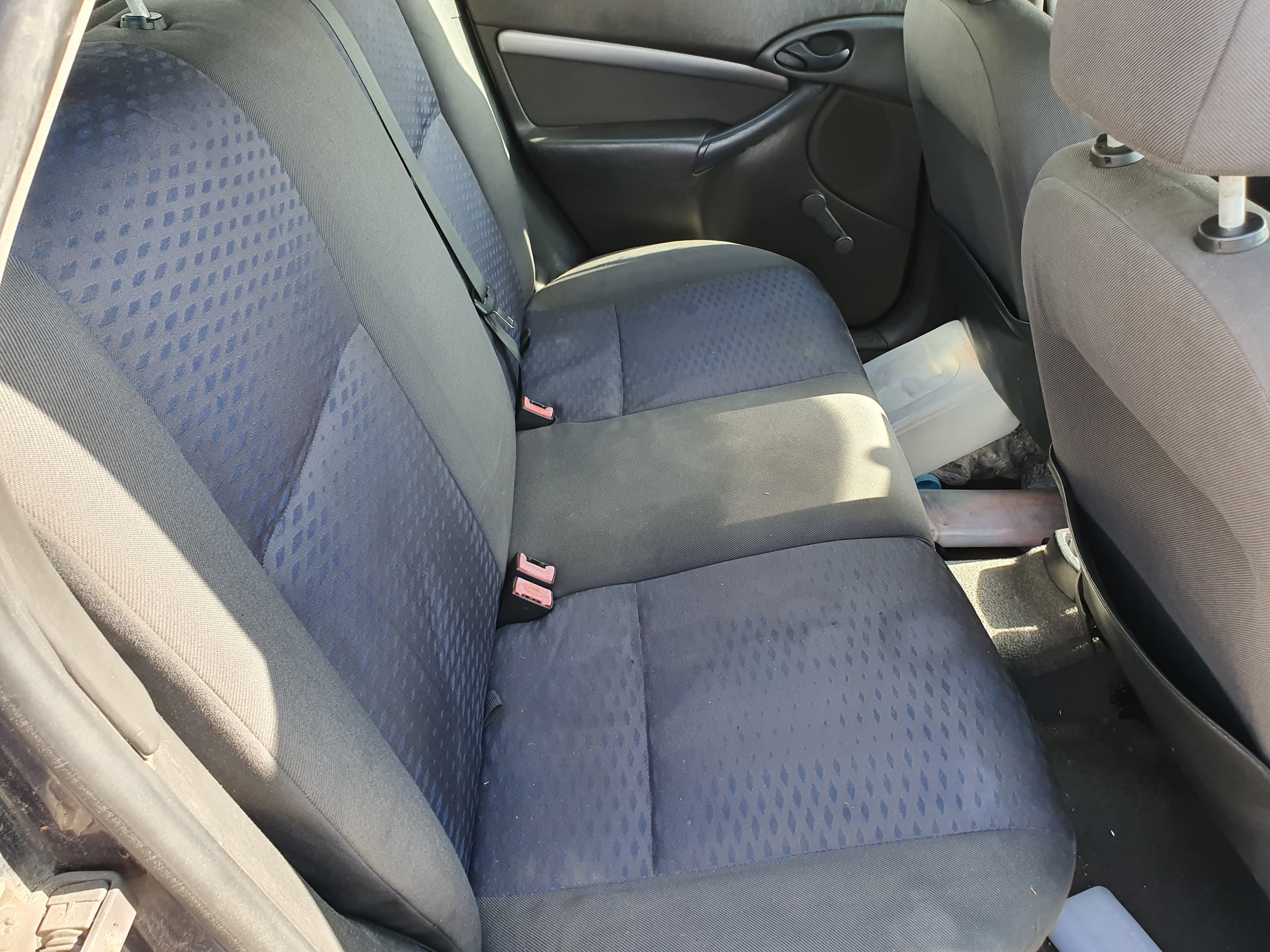 Ford Focus · Ano 2001 — image 18
