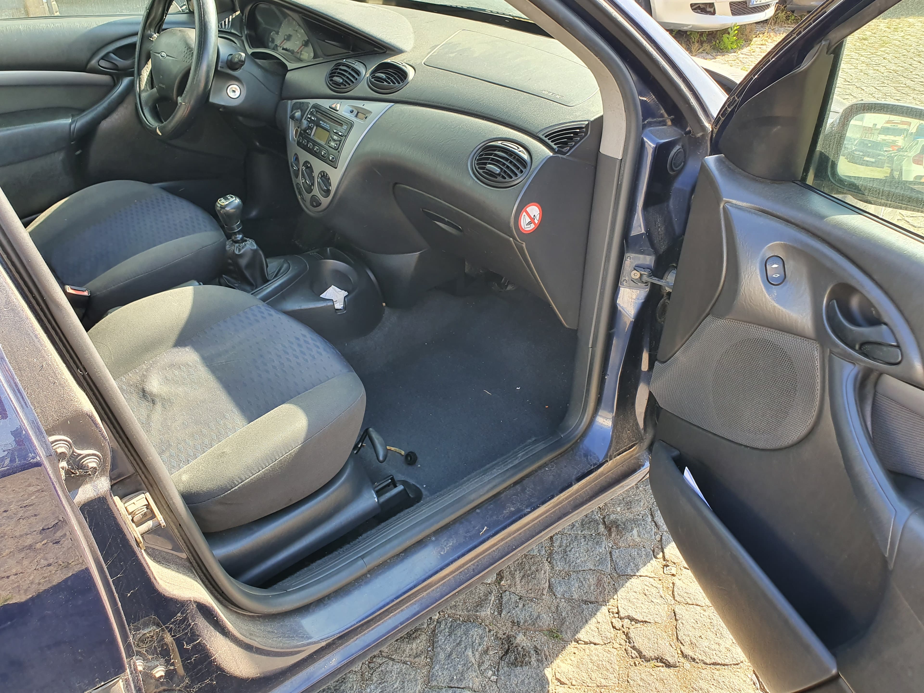 Ford Focus · Ano 2001 — image 19