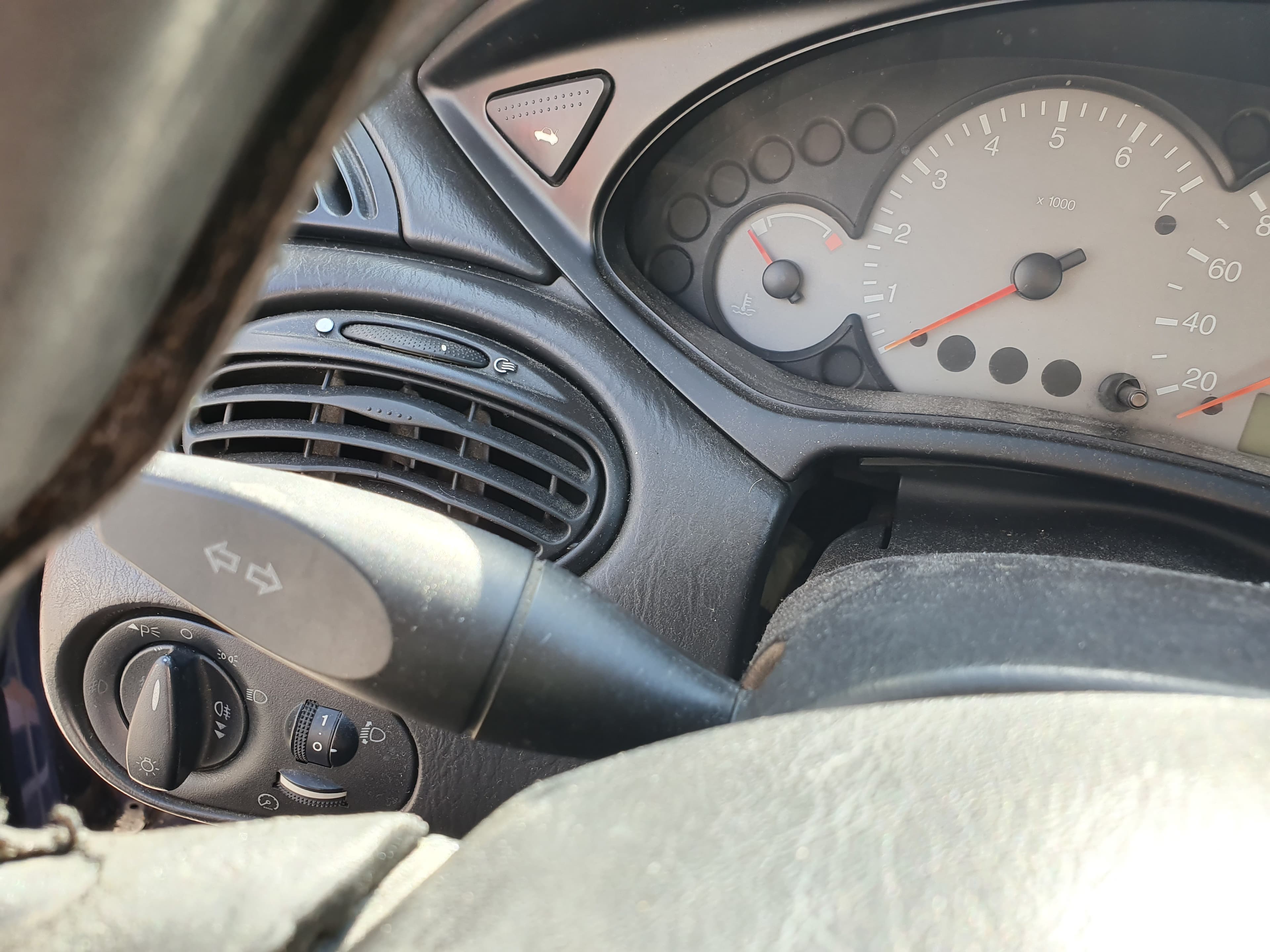 Ford Focus · Ano 2001 — image 31