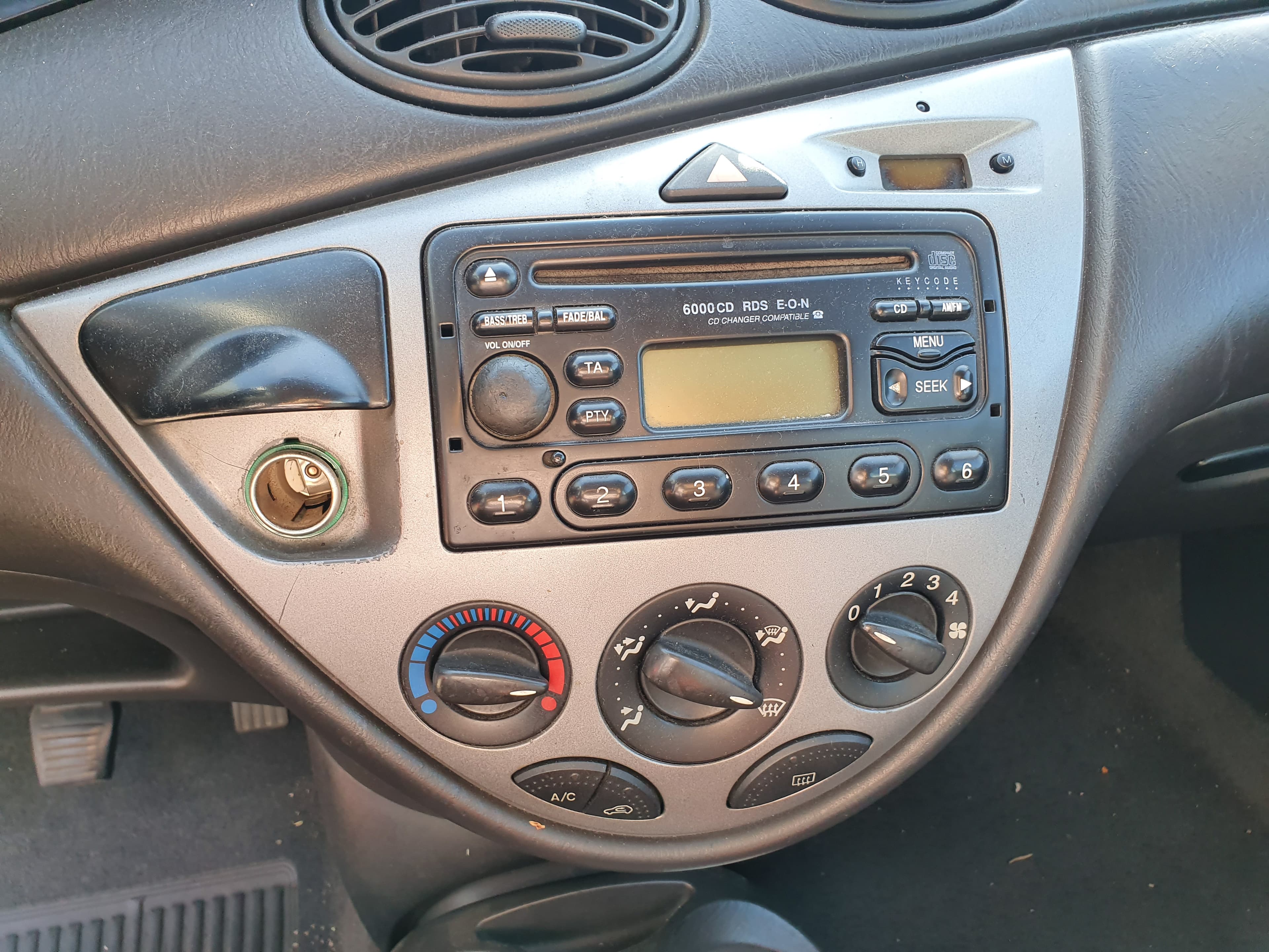 Ford Focus · Ano 2001 — image 27