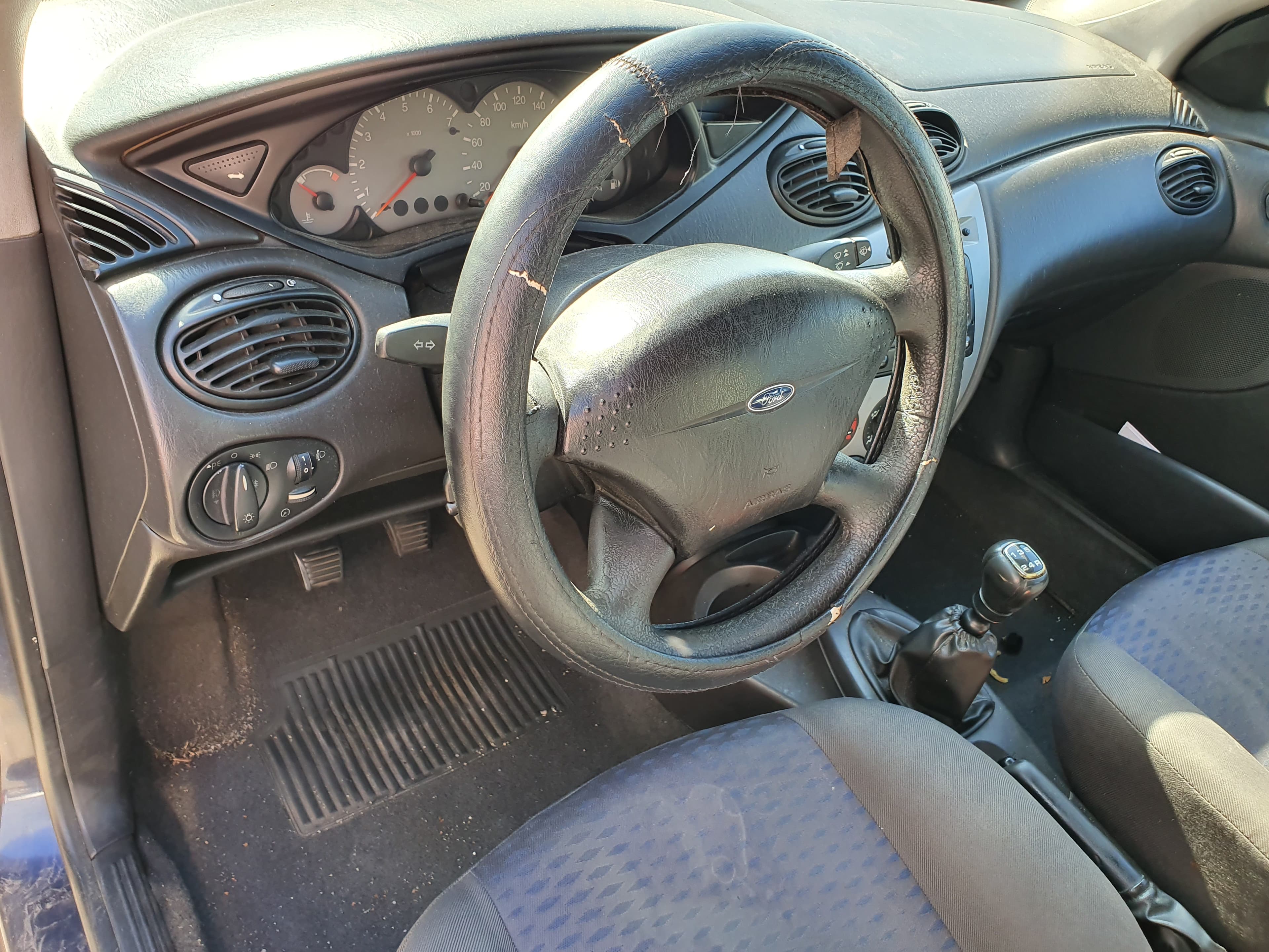 Ford Focus · Ano 2001 — image 25