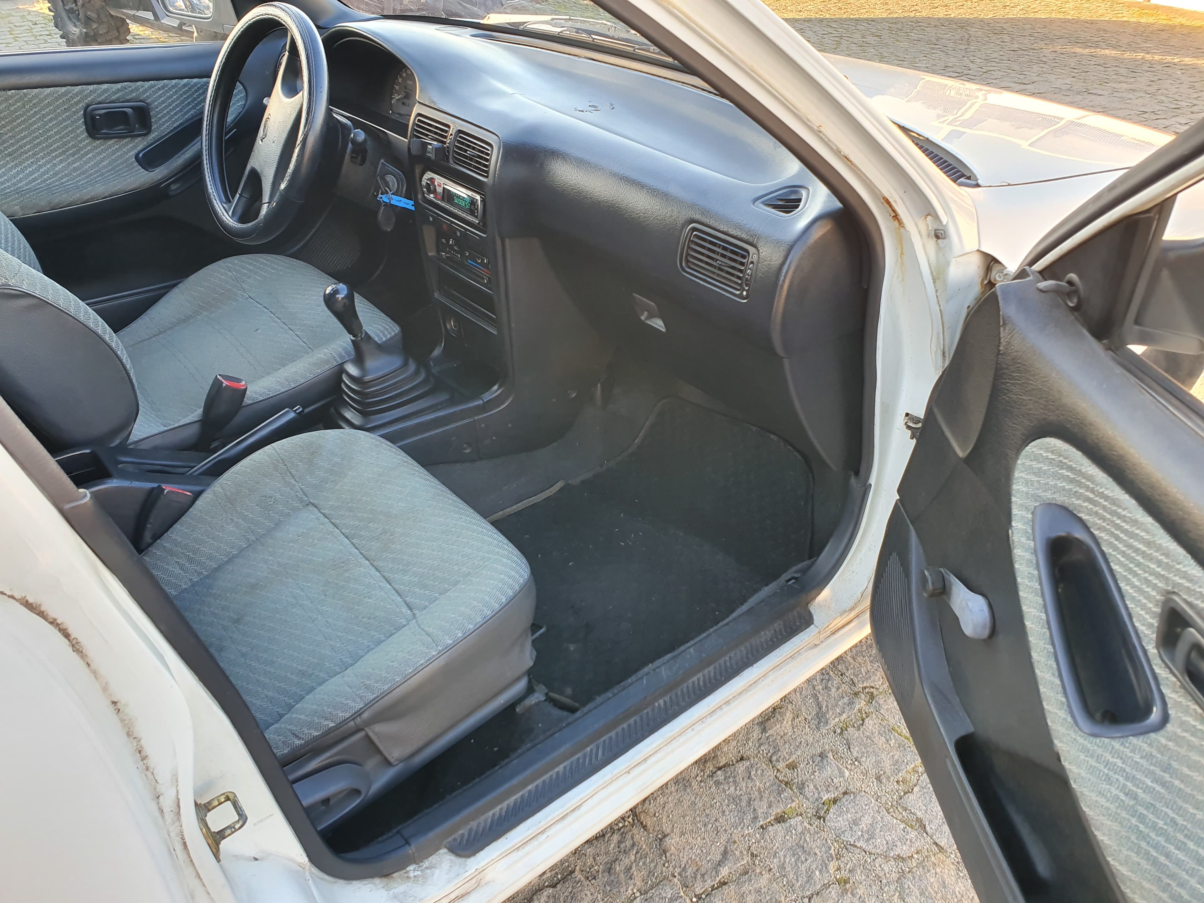 Nissan Sunny Van · Ano 1993 — imagen 15