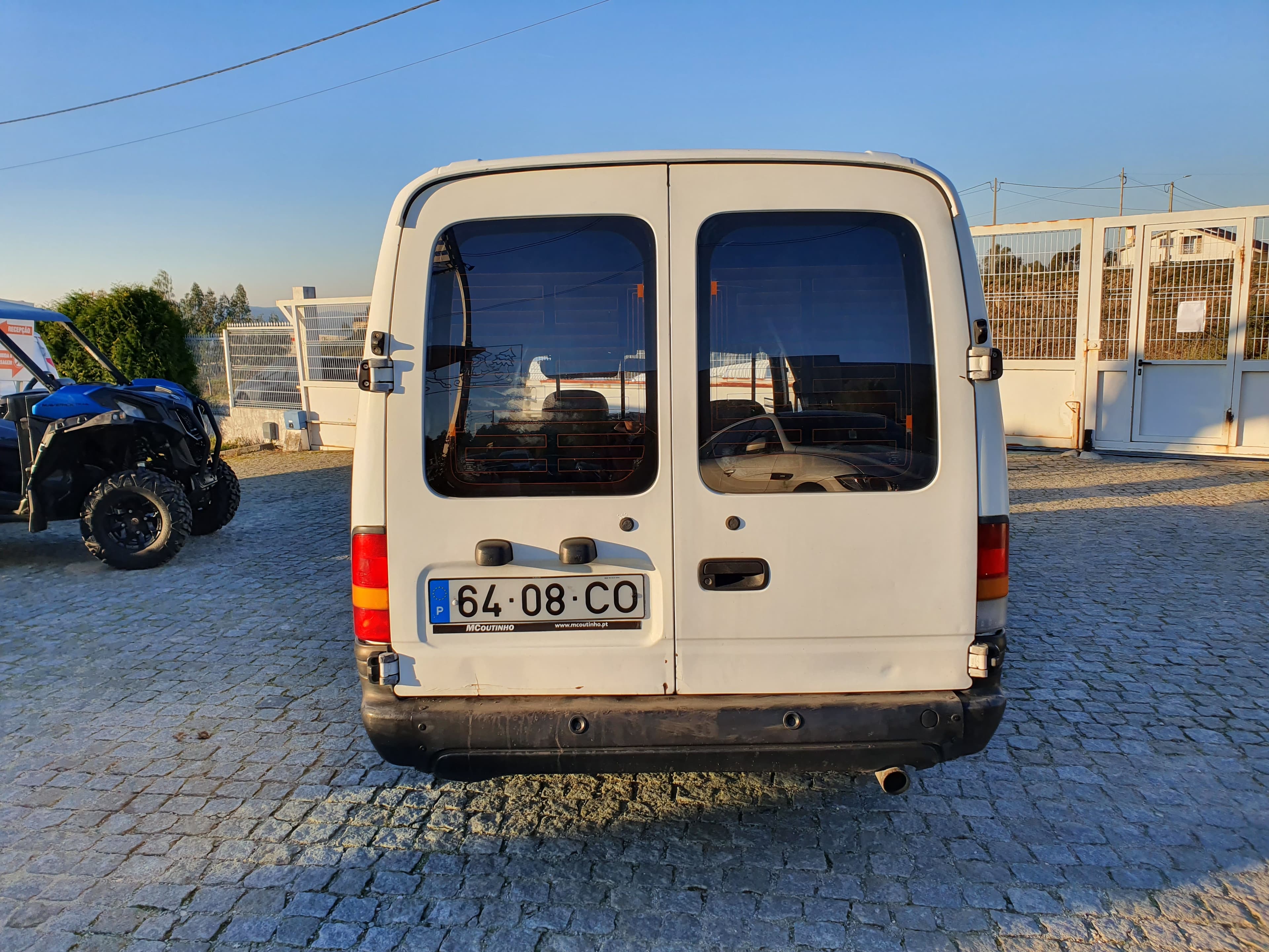 Nissan Sunny Van · Ano 1993 — imagen 5