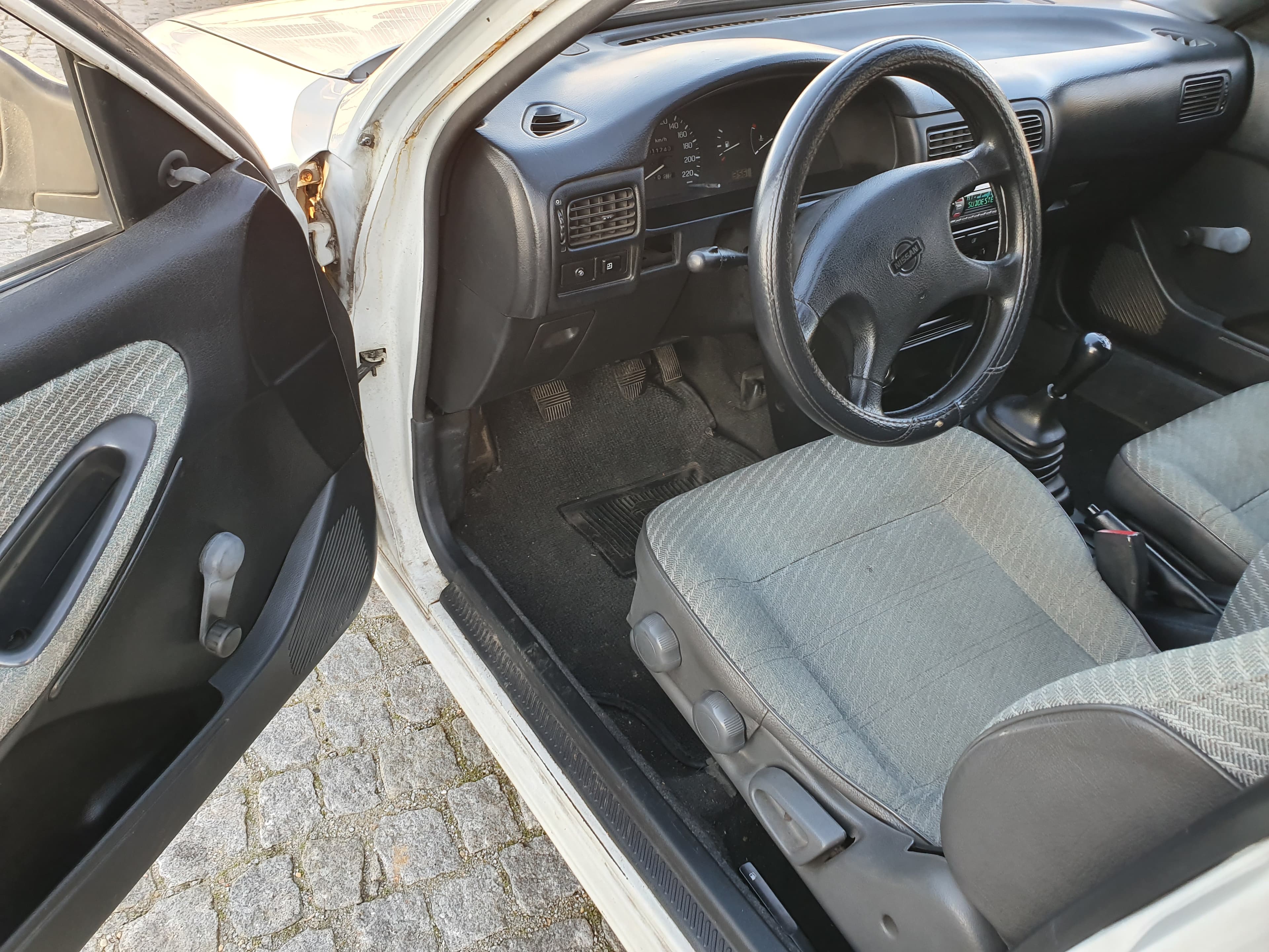 Nissan Sunny Van · Ano 1993 — imagen 17