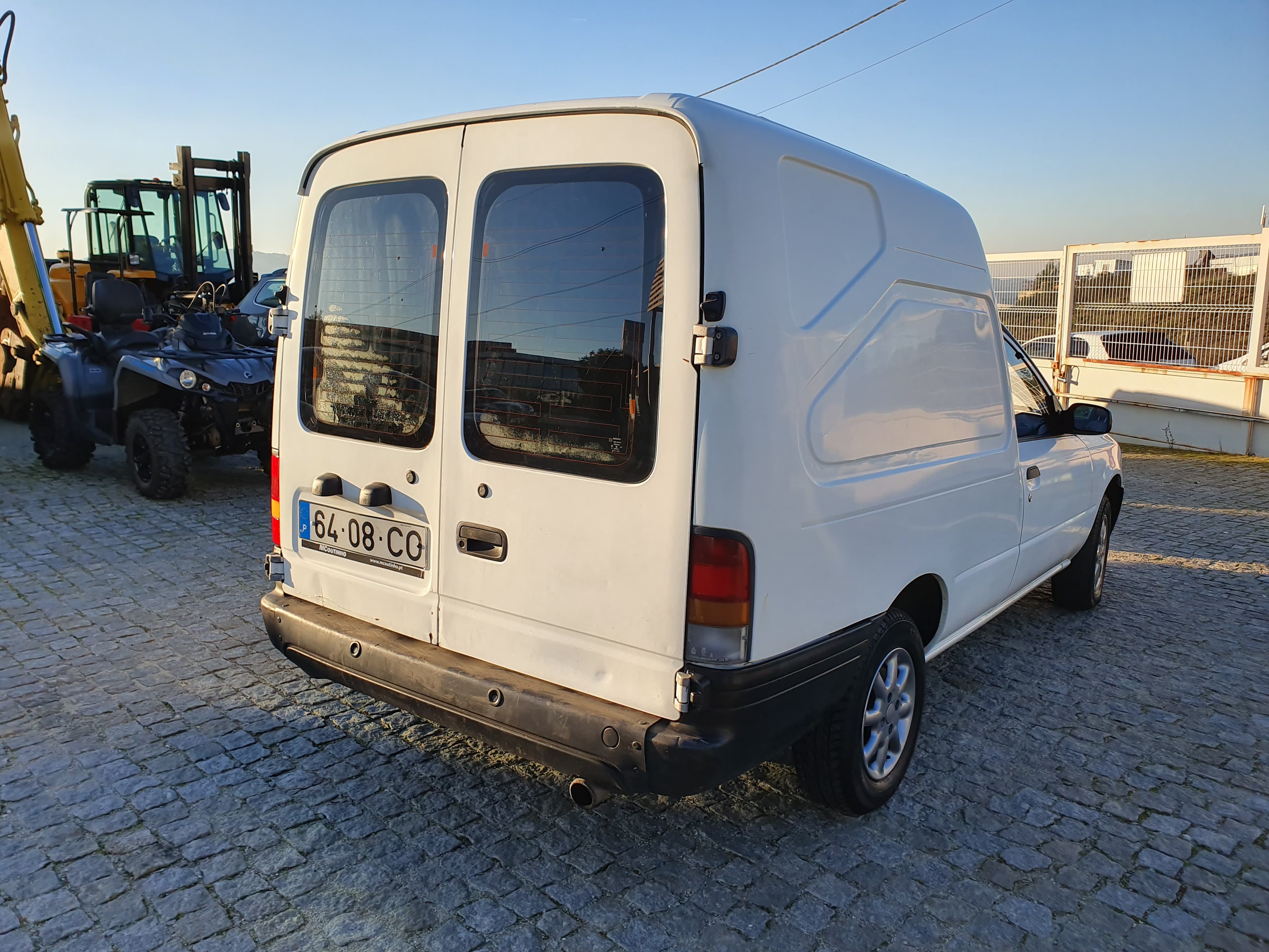 Nissan Sunny Van · Ano 1993 — imagen 8