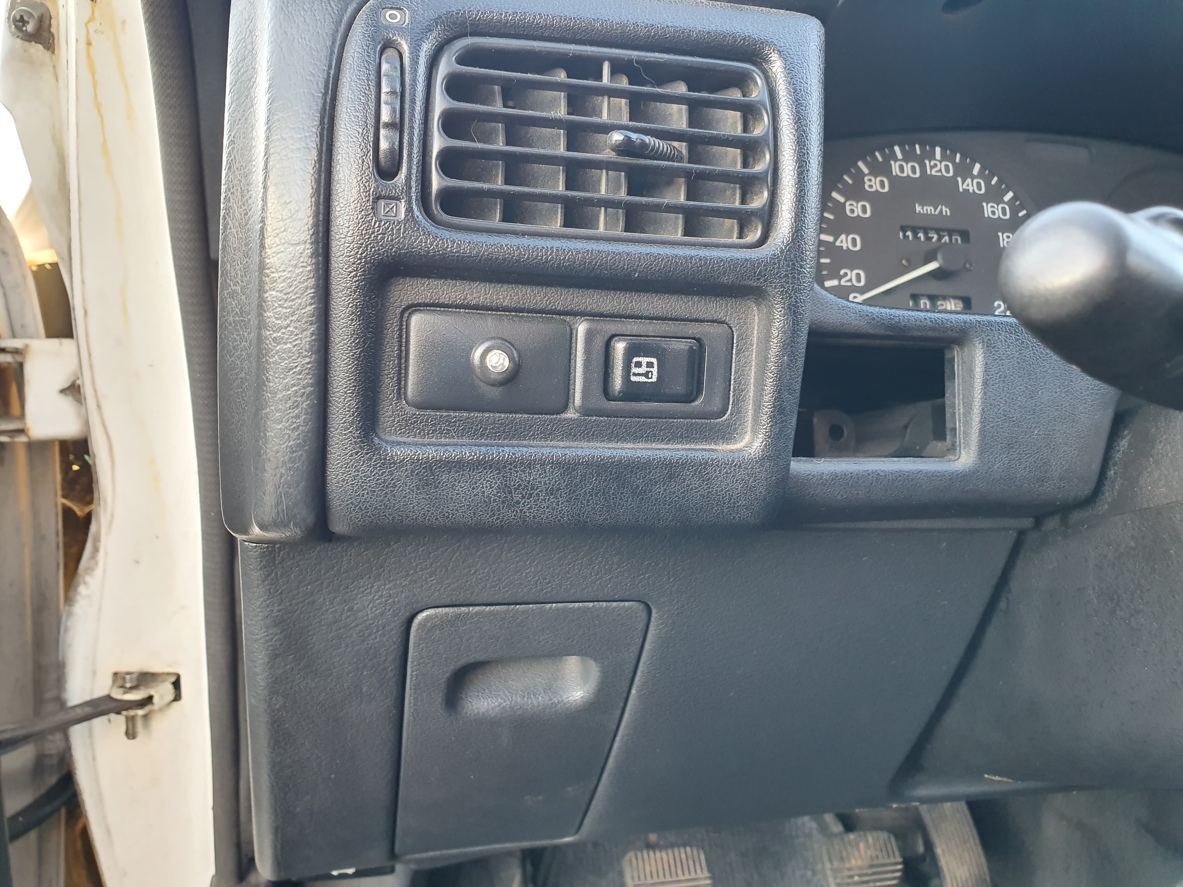 Nissan Sunny Van · Ano 1993 — imagen 27
