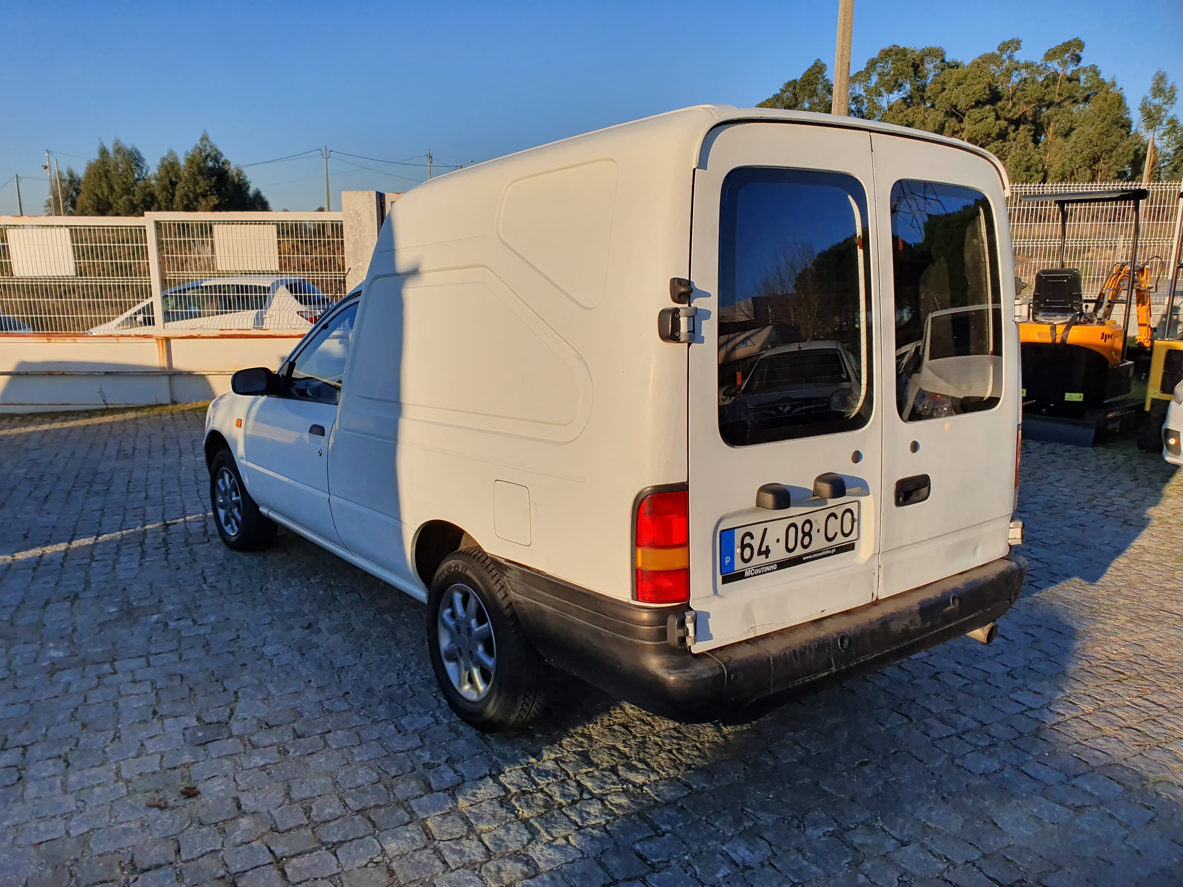 Nissan Sunny Van · Ano 1993 — imagen 4