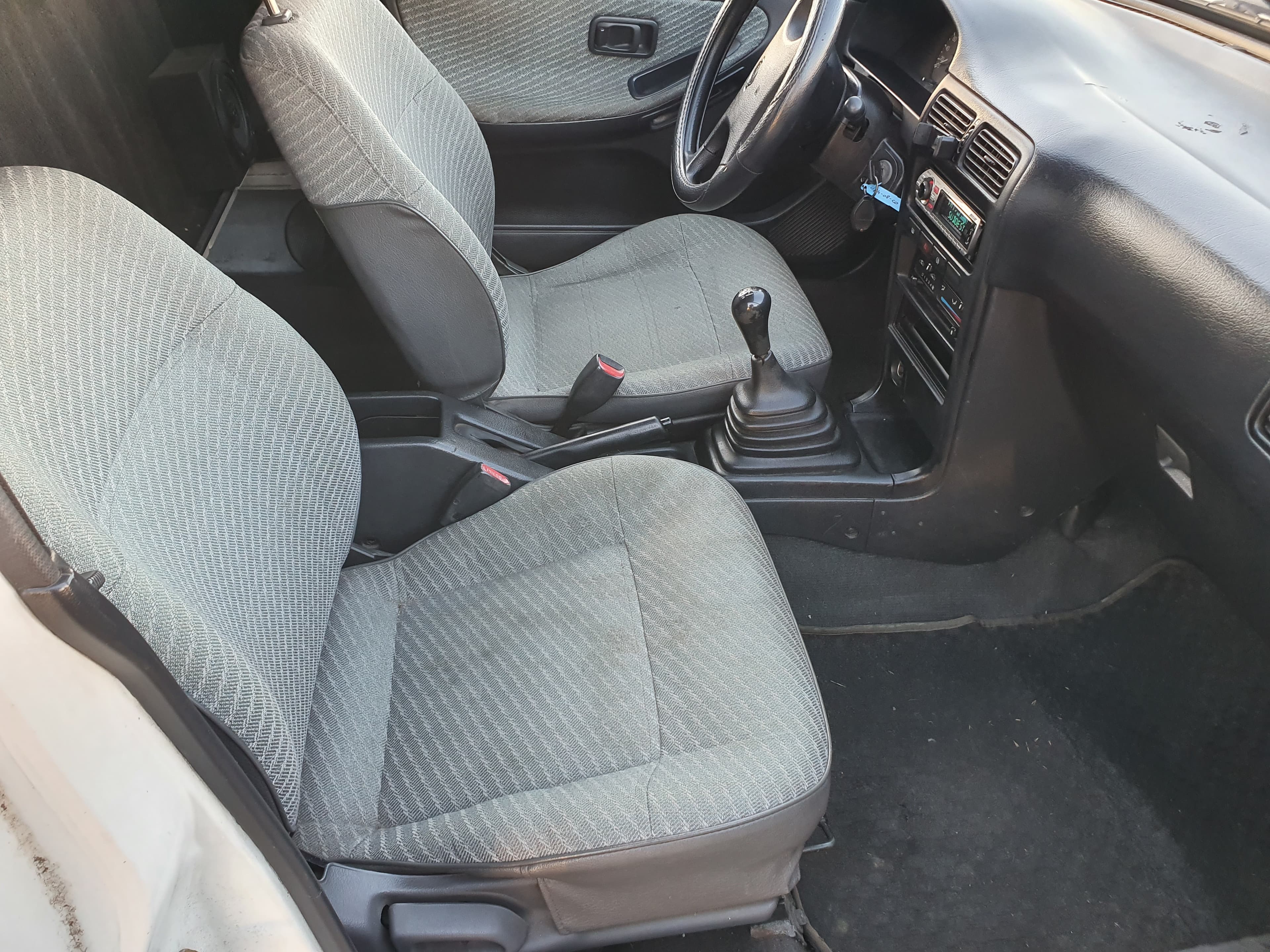 Nissan Sunny Van · Ano 1993 — imagen 16