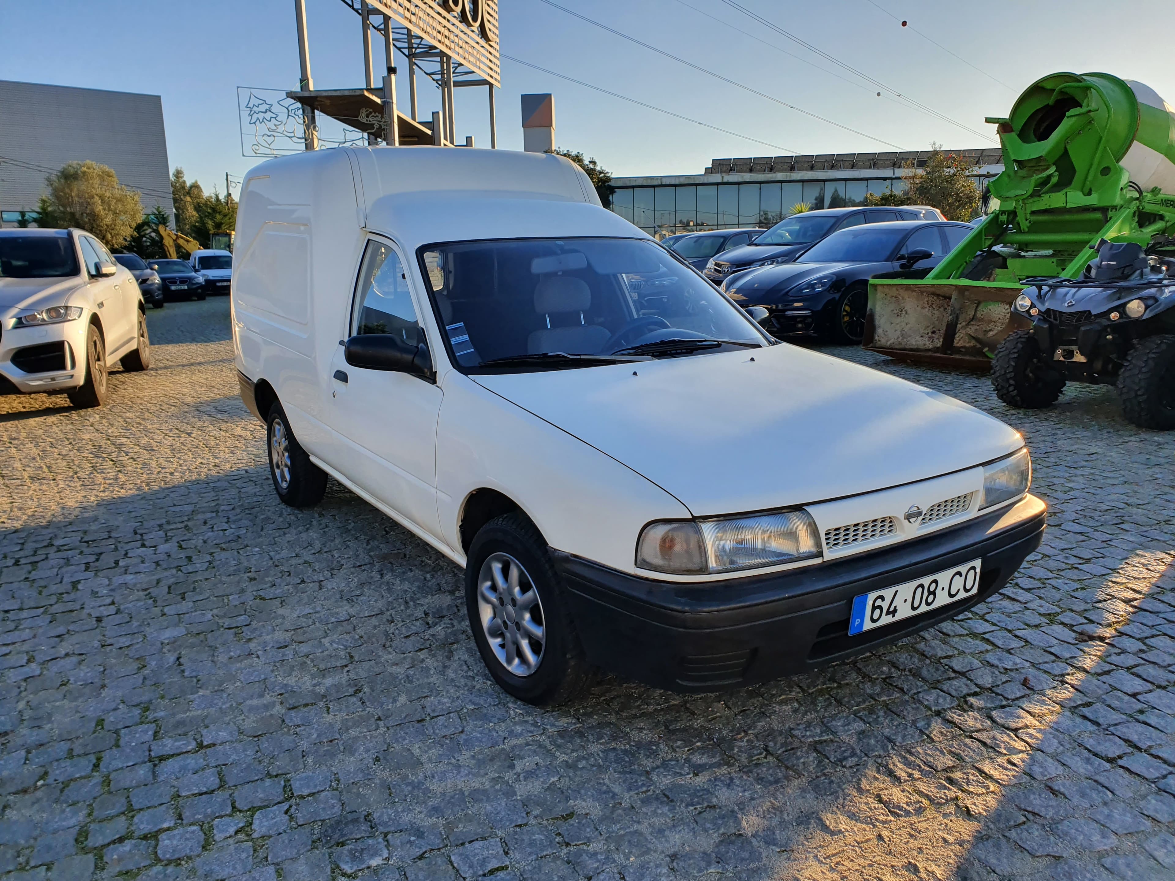 Nissan Sunny Van · Ano 1993 — imagen 1
