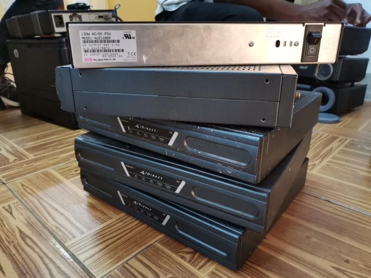 Modems iDirect x3 — imagem 2