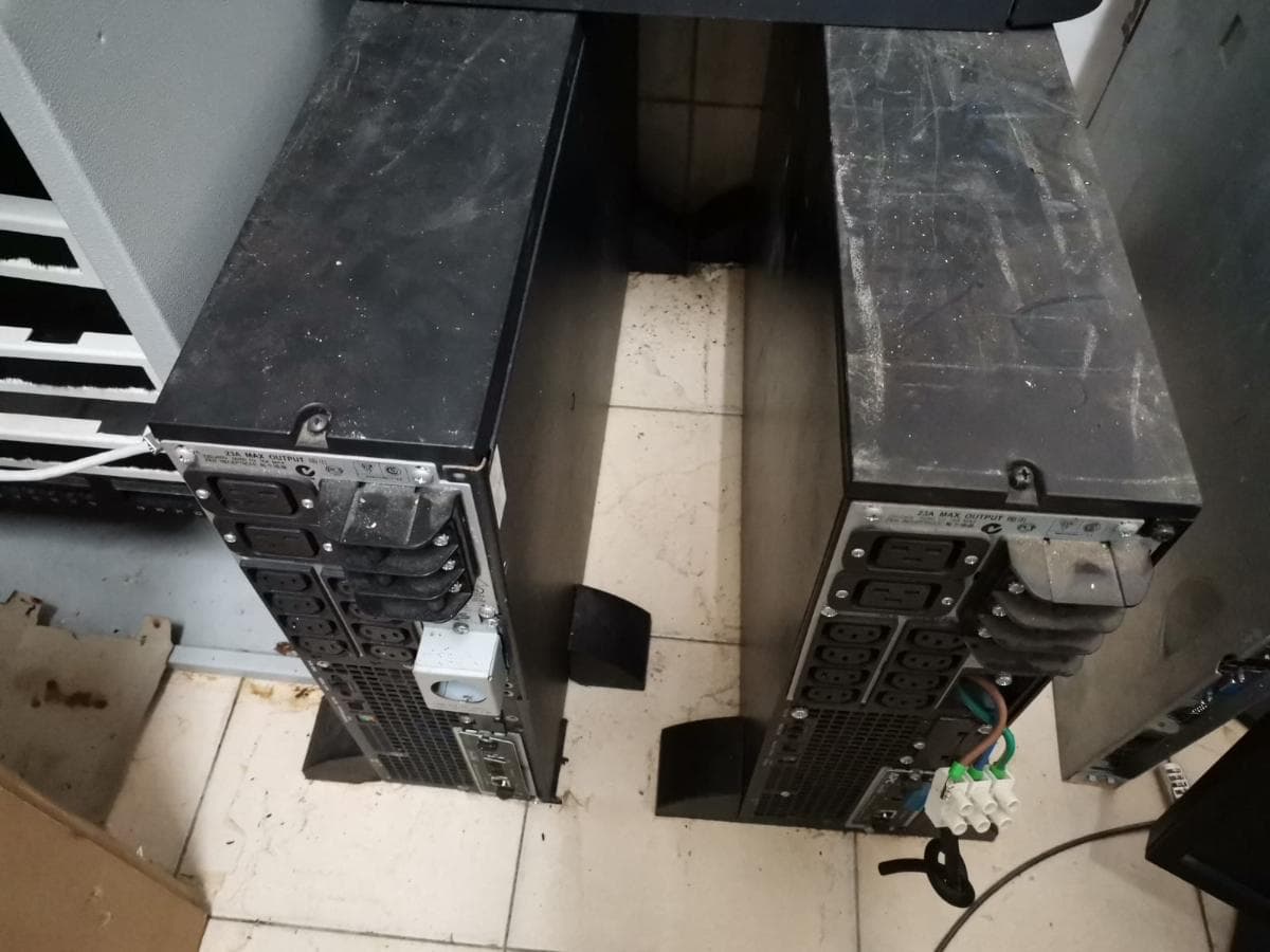 UPS's APC 5000VA