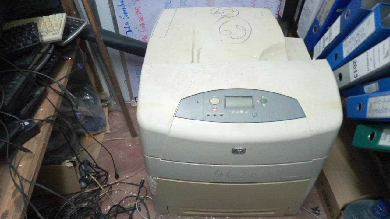 Impressora HP Color Laserjet 5550n — imagem 1