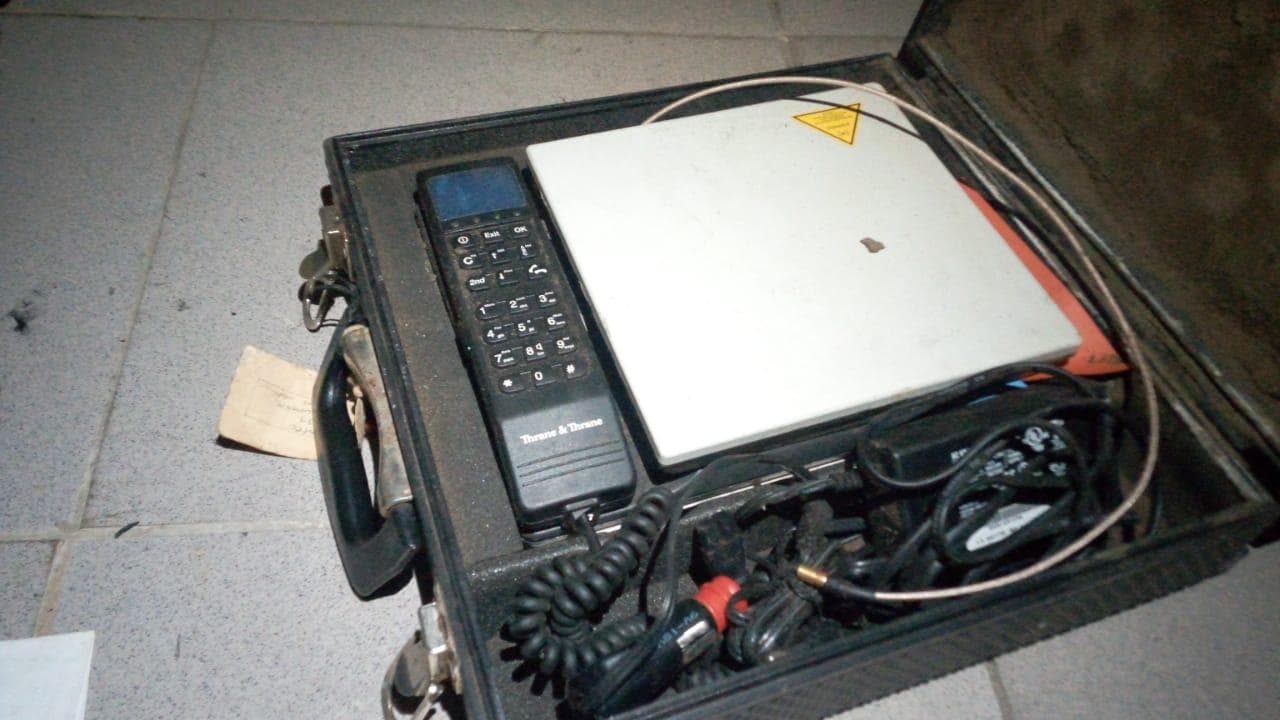 Telefone de comunicação via satélite — imagem 1