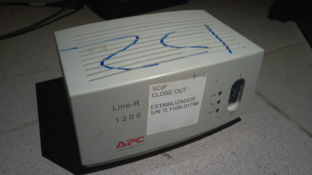 UPS Line-R 1200 APC