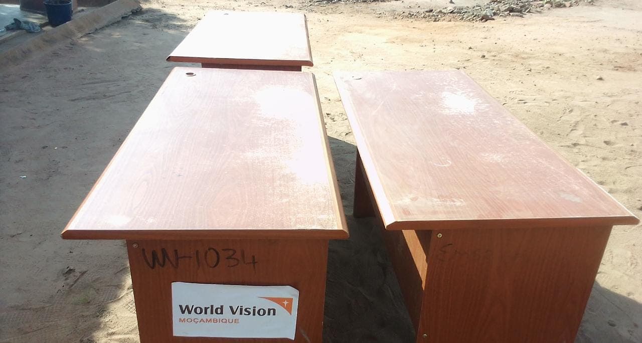 Desks — image 3