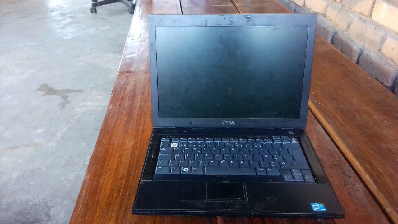 Laptop DELL LATITUDE E6401 — imagem 1