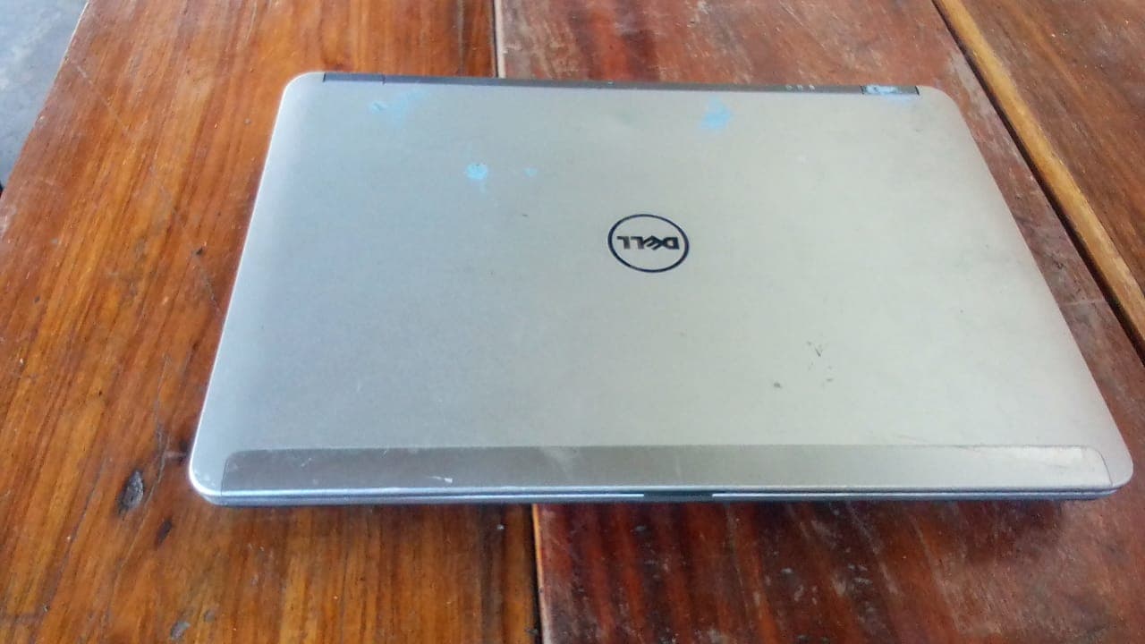 Laptop DELL Latitude E6440 — imagen 1