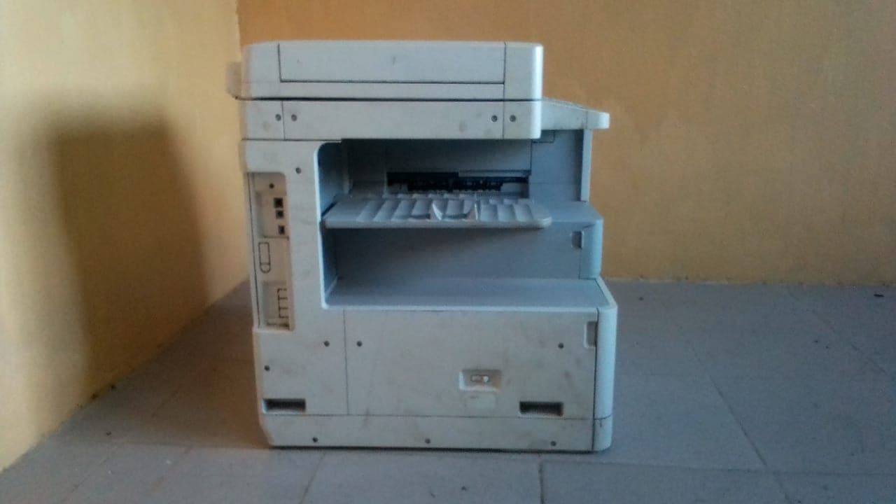 Impressora Canon ImageRUNNER 2520 — imagen 1