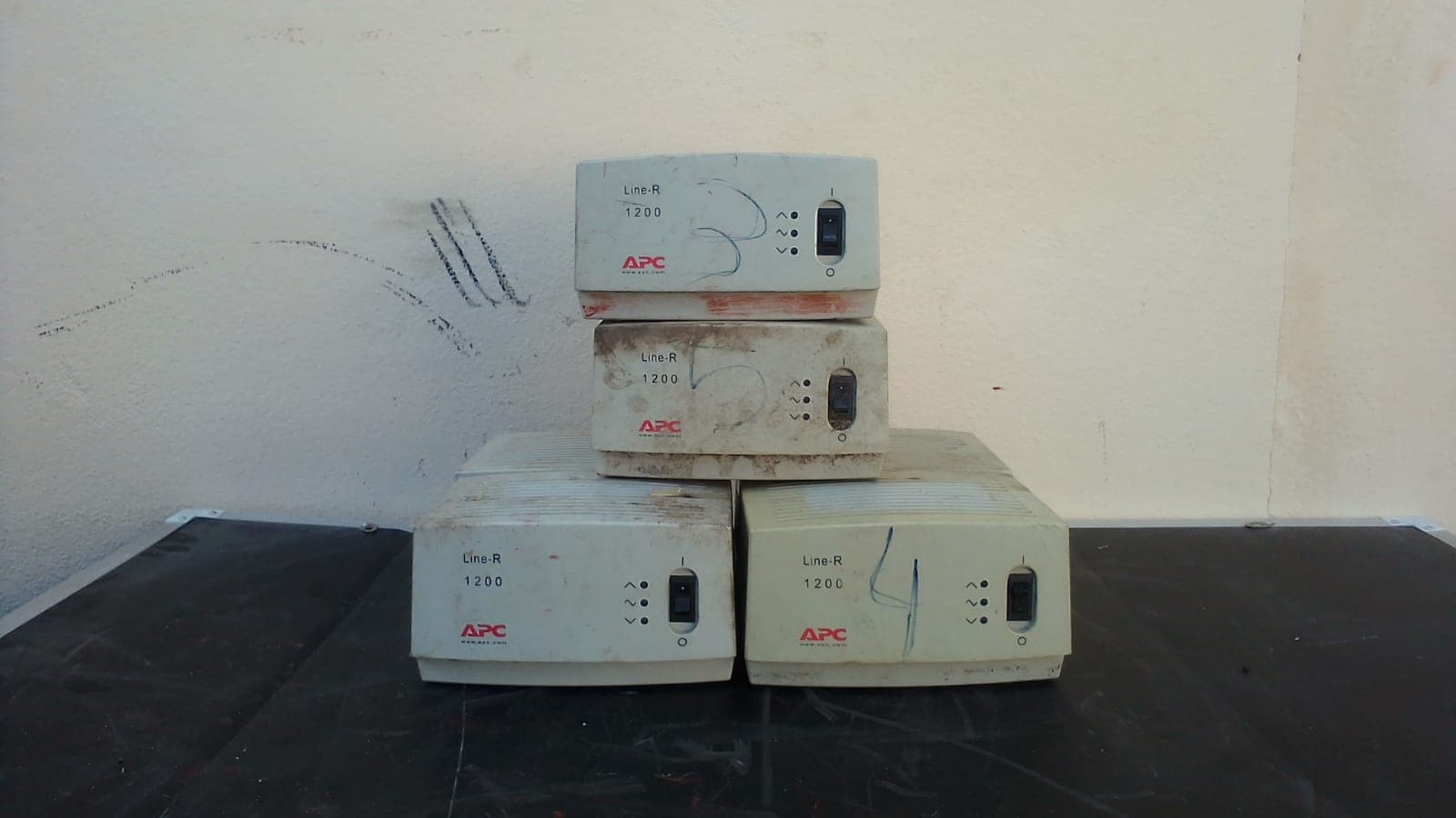 UPS's APC 1200 — imagem 1
