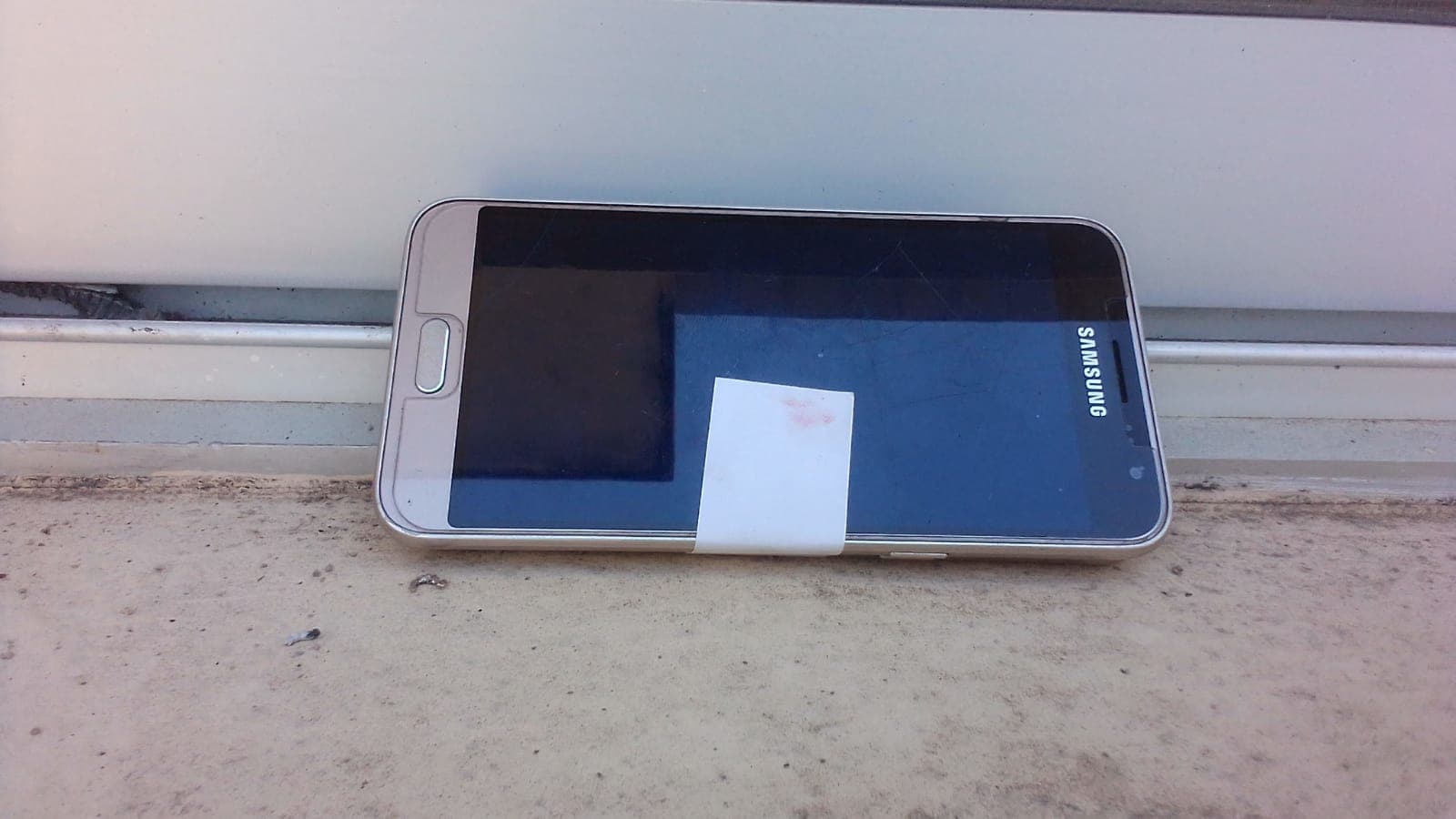 Telemóveis Samsung Galaxy J3 — imagen 1
