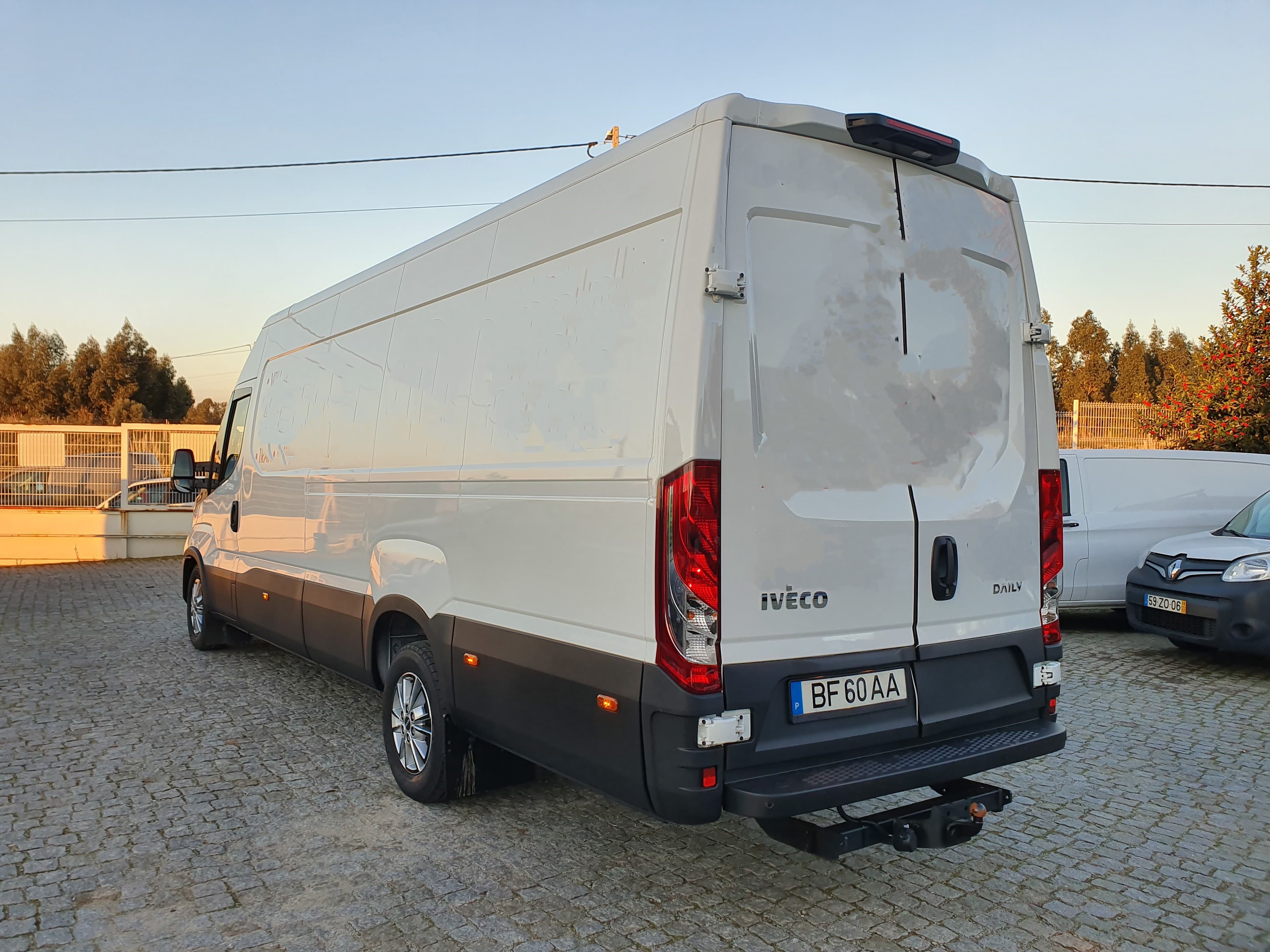 Iveco 35S18 · Ano 2023 — imagem 7