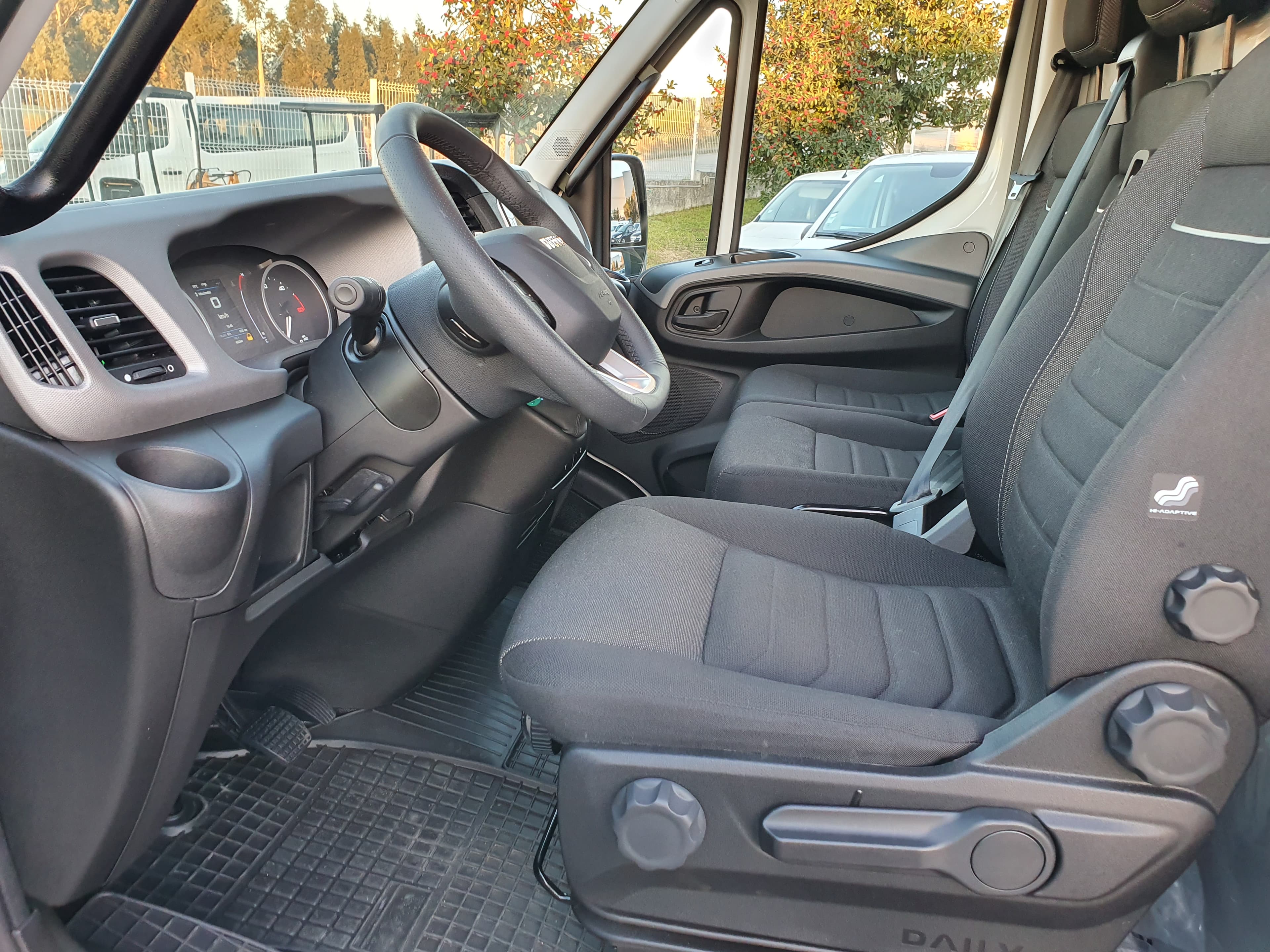 Iveco 35S18 · Ano 2023 — imagem 20
