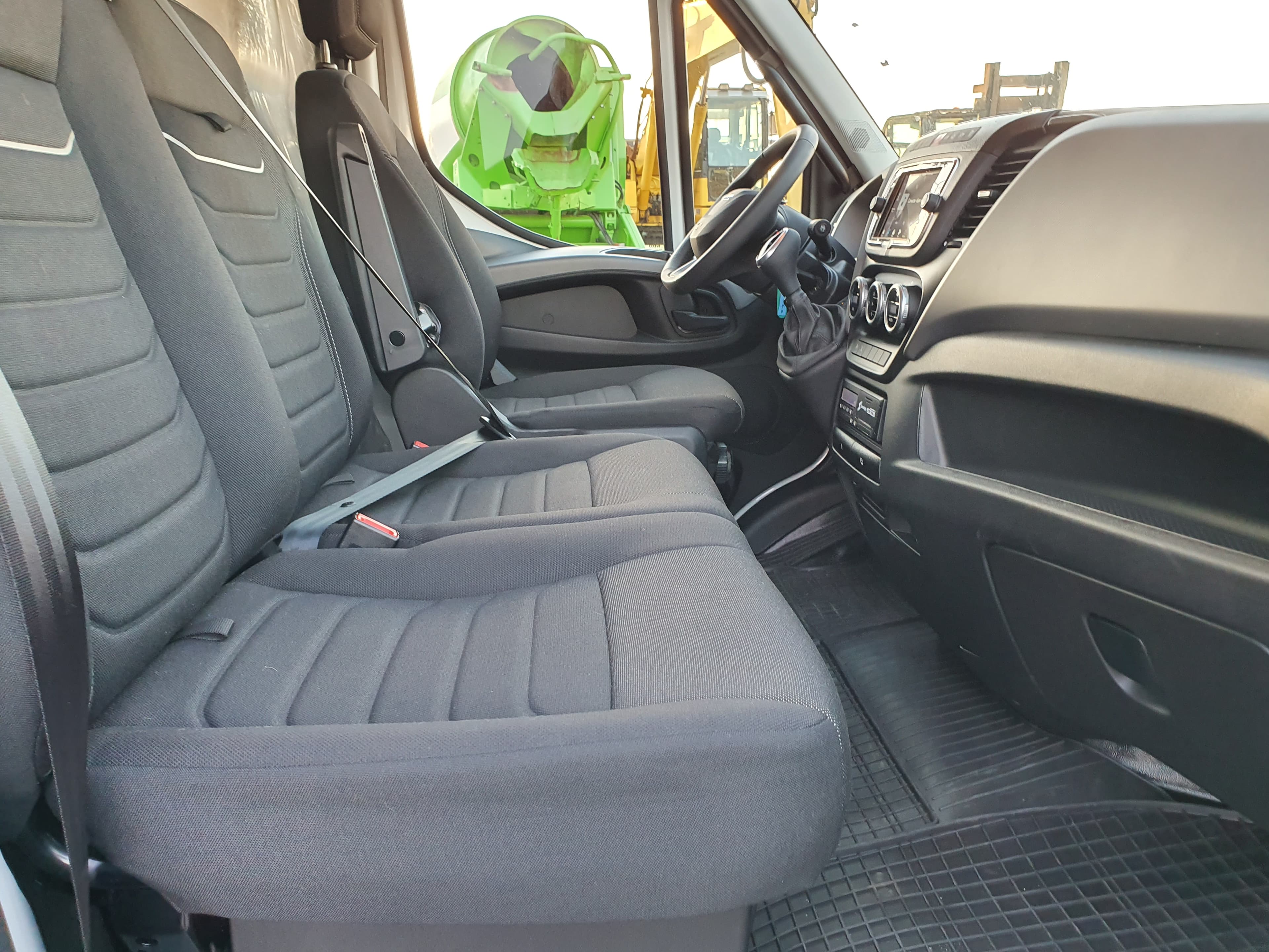 Iveco 35S18 · Ano 2023 — imagem 16