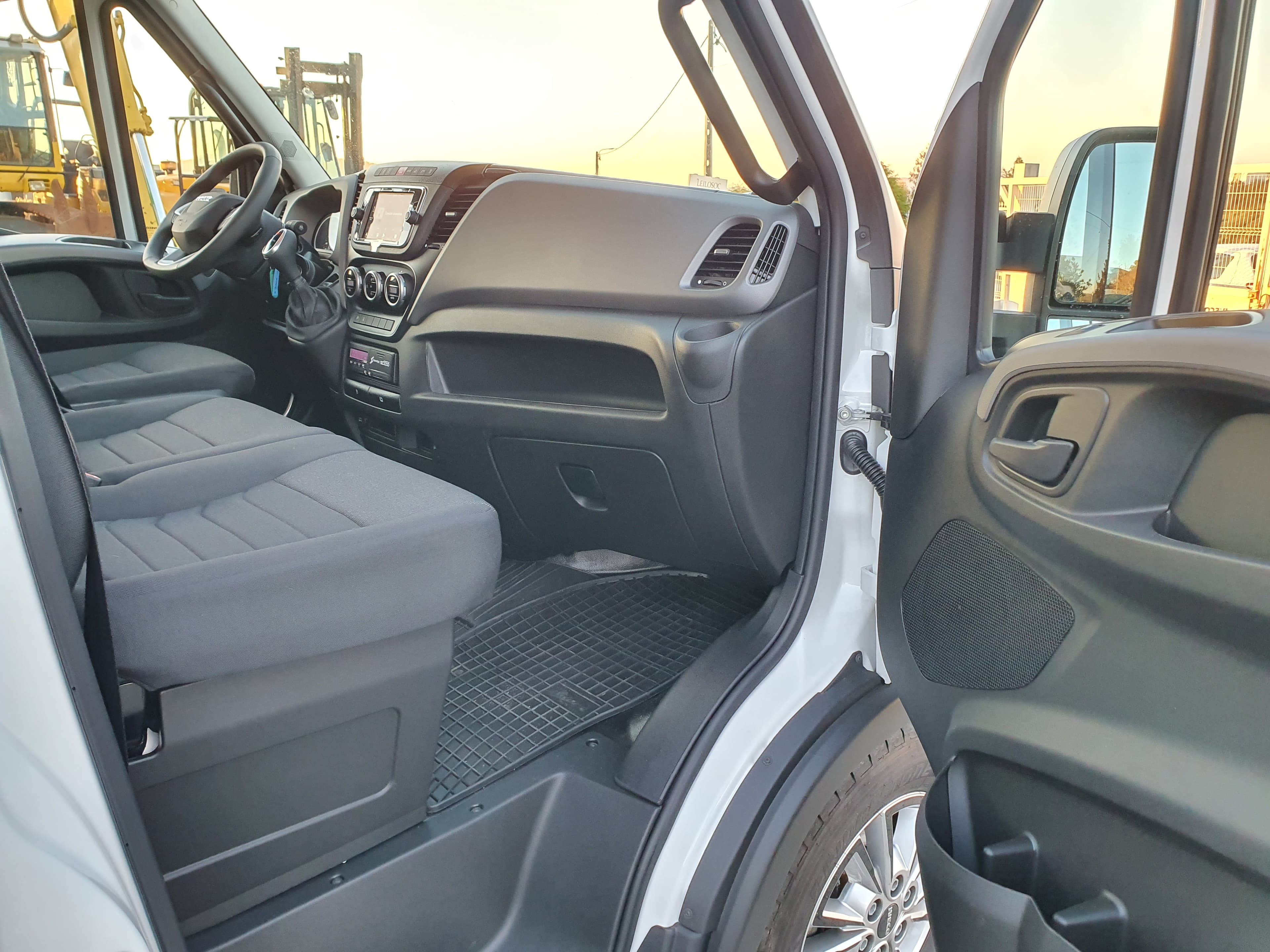 Iveco 35S18 · Ano 2023 — imagem 14
