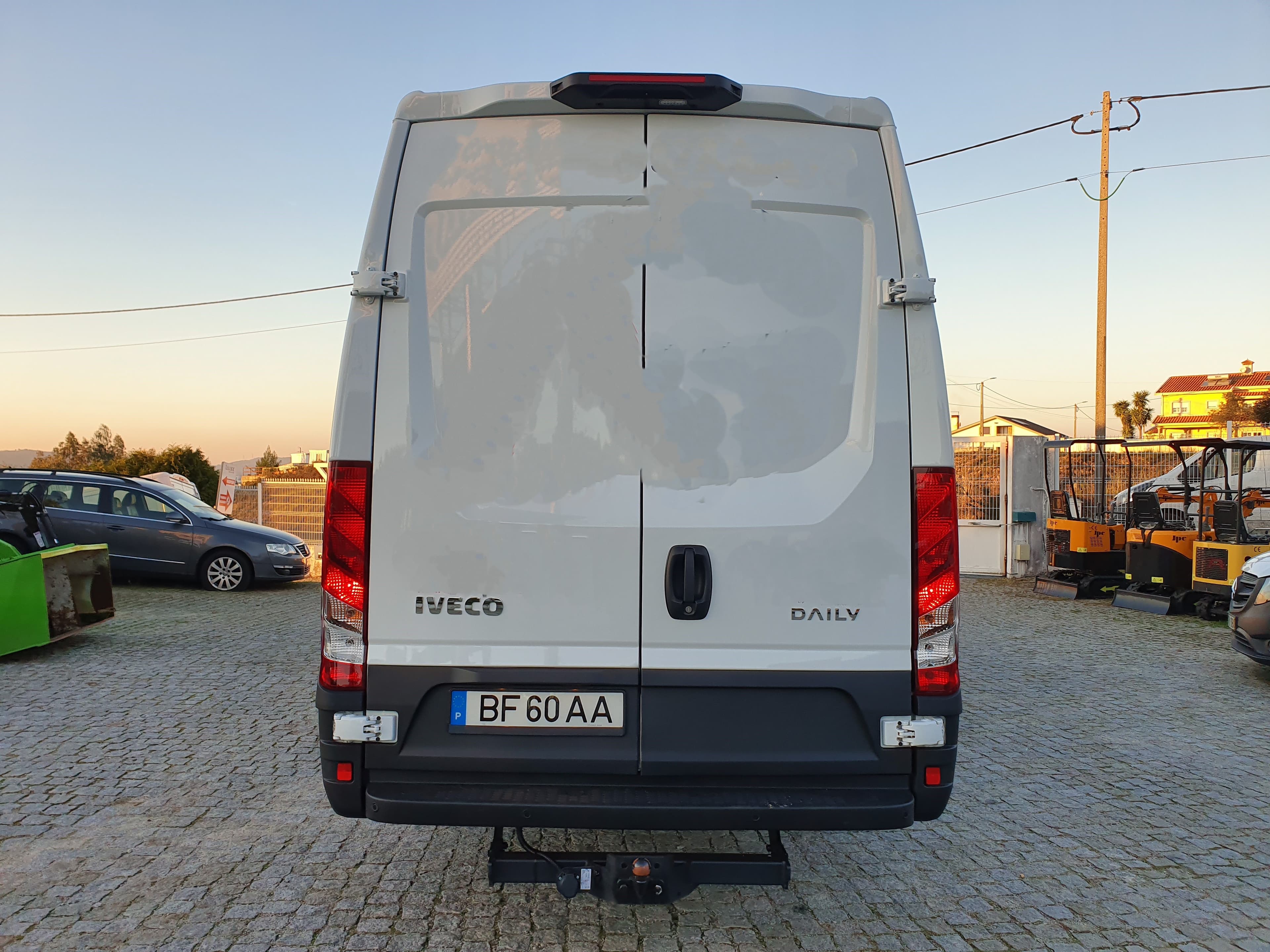 Iveco 35S18 · Ano 2023 — imagem 6