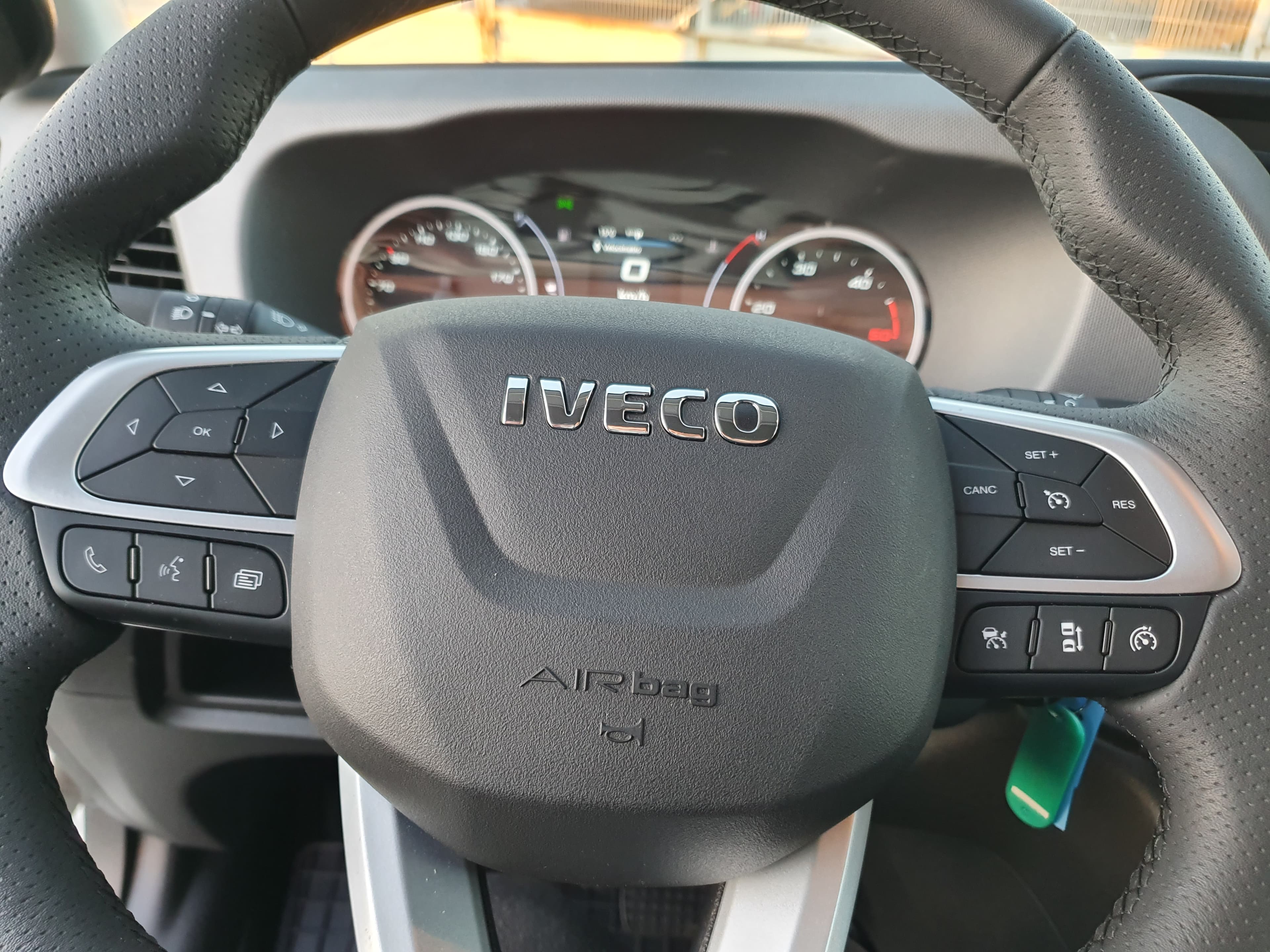 Iveco 35S18 · Ano 2023 — imagem 24
