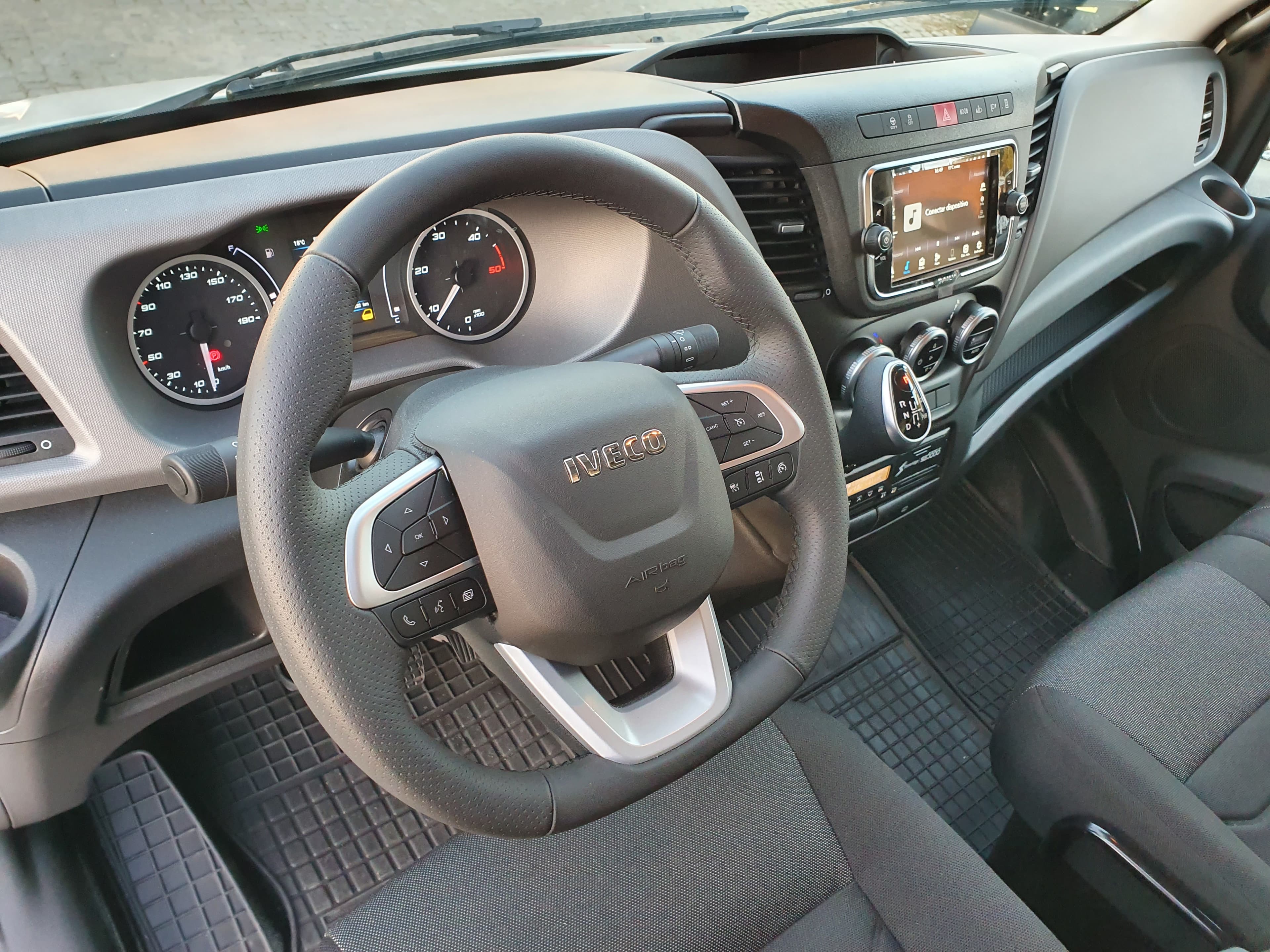 Iveco 35S18 · Ano 2023 — imagem 21