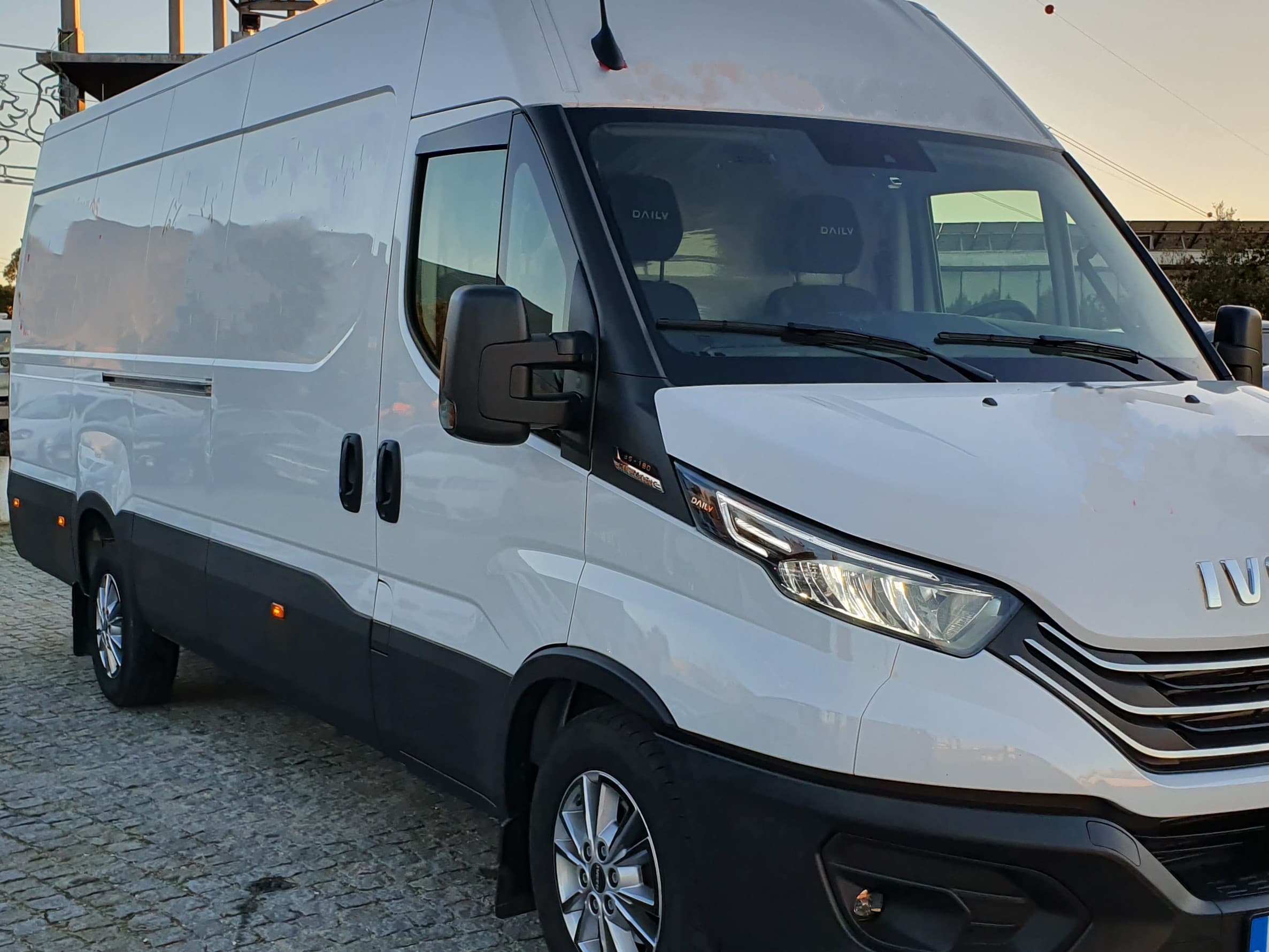 Iveco 35S18 · Ano 2023 — imagem 4