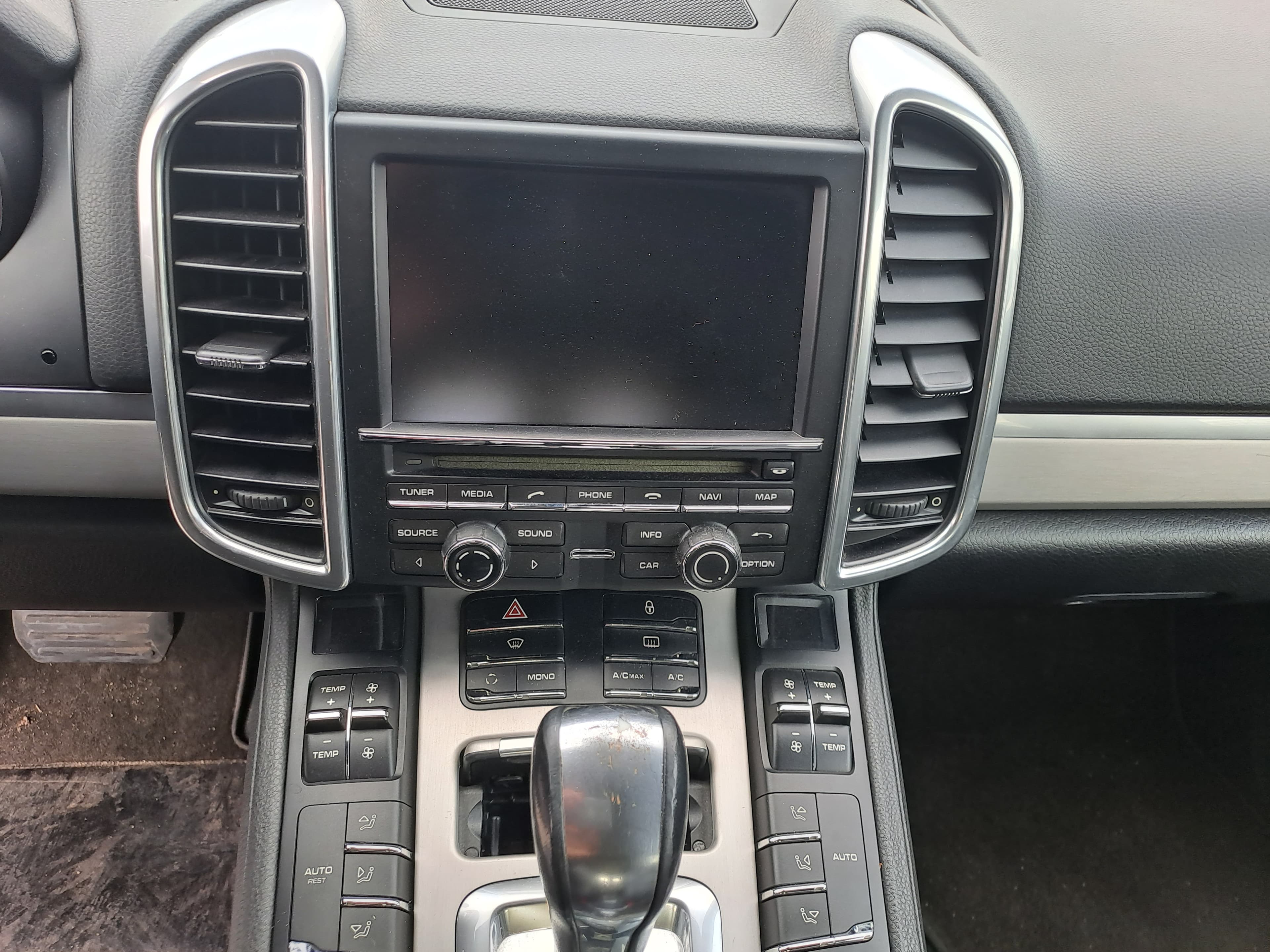 Porsche Cayenne 3.0 V6 · Ano 2012 — image 26