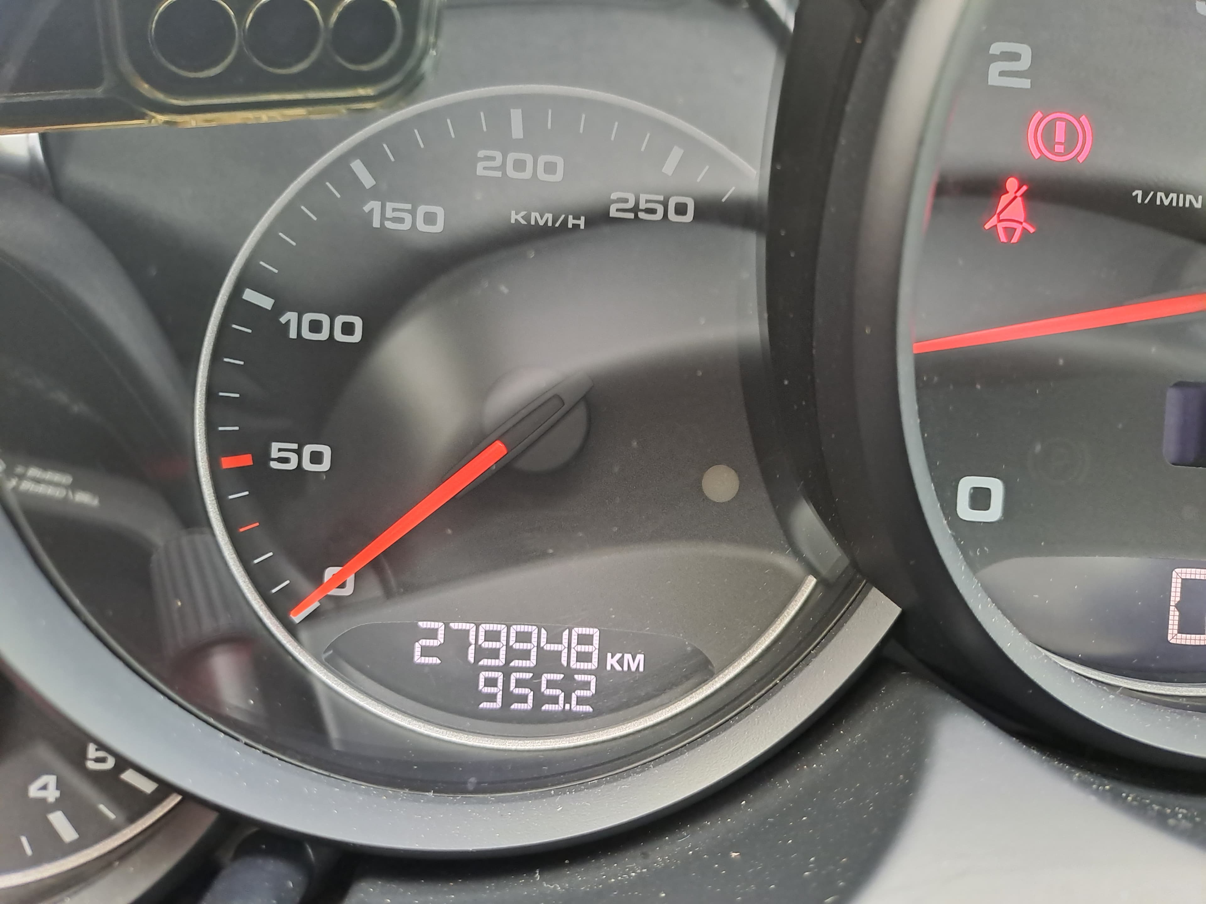Porsche Cayenne 3.0 V6 · Ano 2012 — image 33